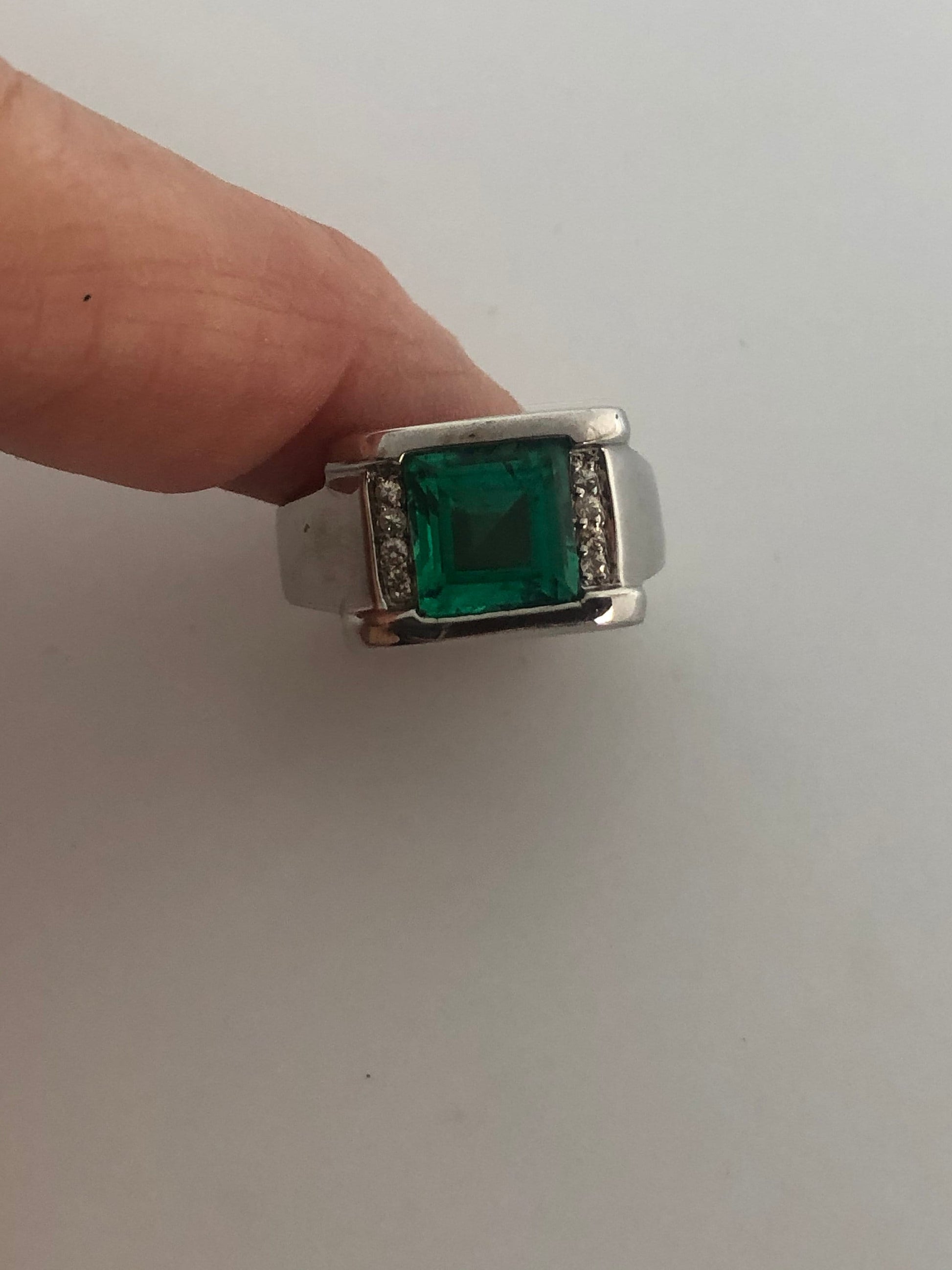 Vintage Handmade Genuine Green Flourite White Sapphire Setting 925 Sterling Silver Ring