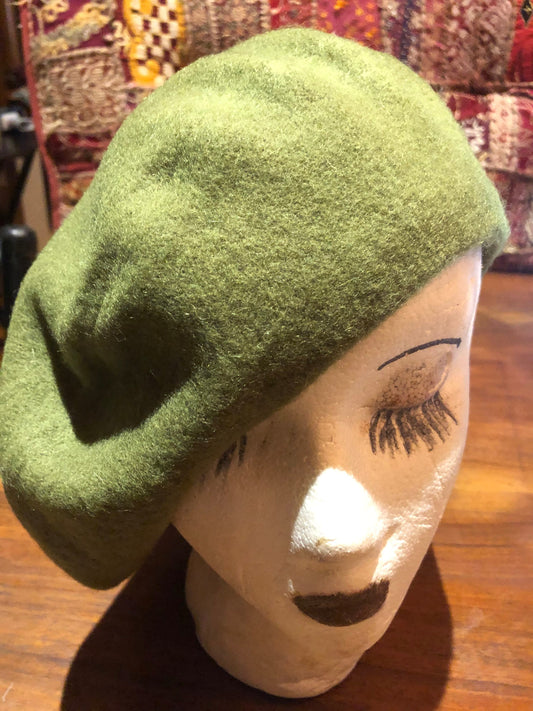 Vintage Moss Green Wool Felt 11 in Beret Hat