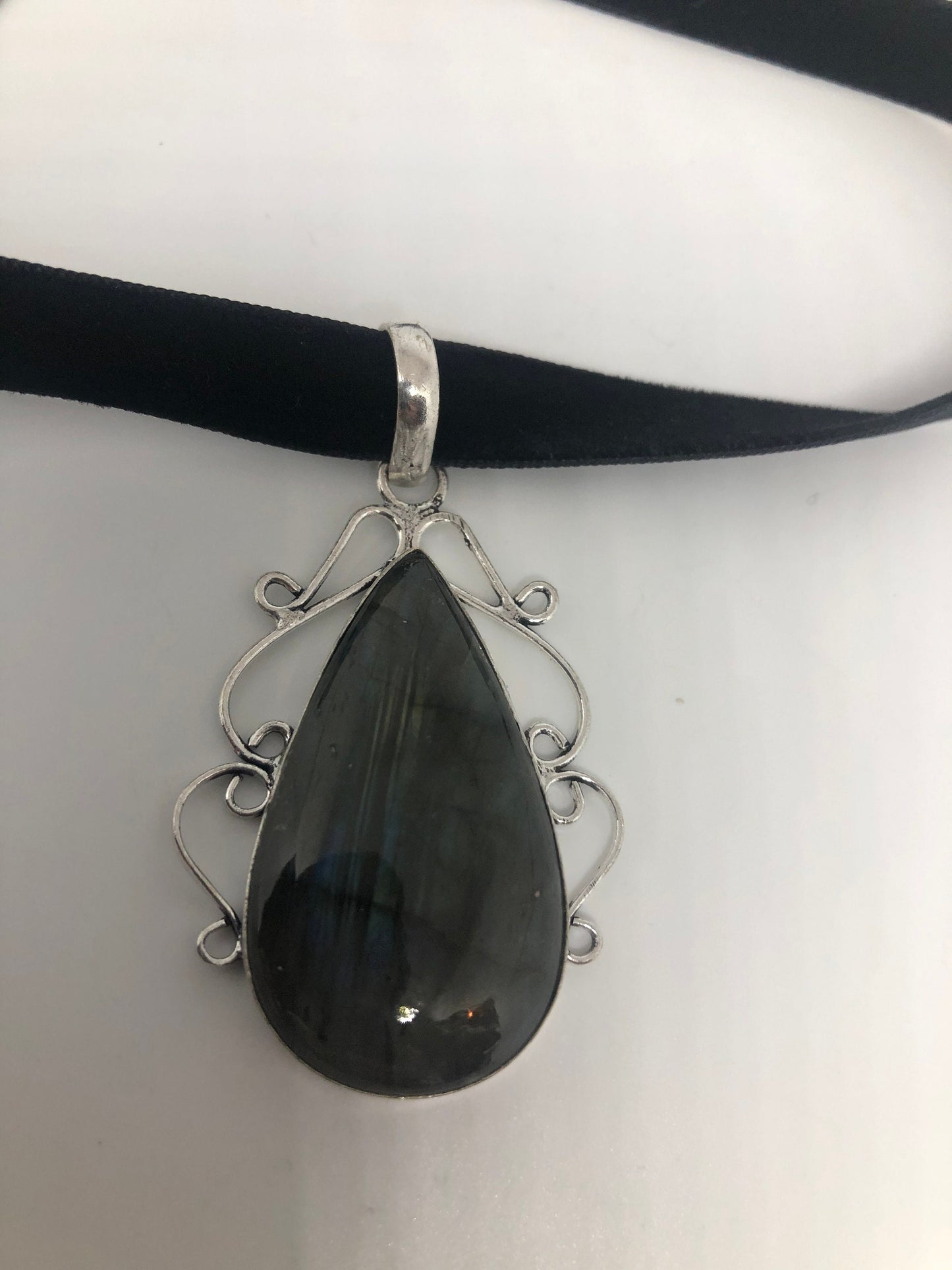 Vintage Silver Genuine Labradorite Gemstone Necklace.