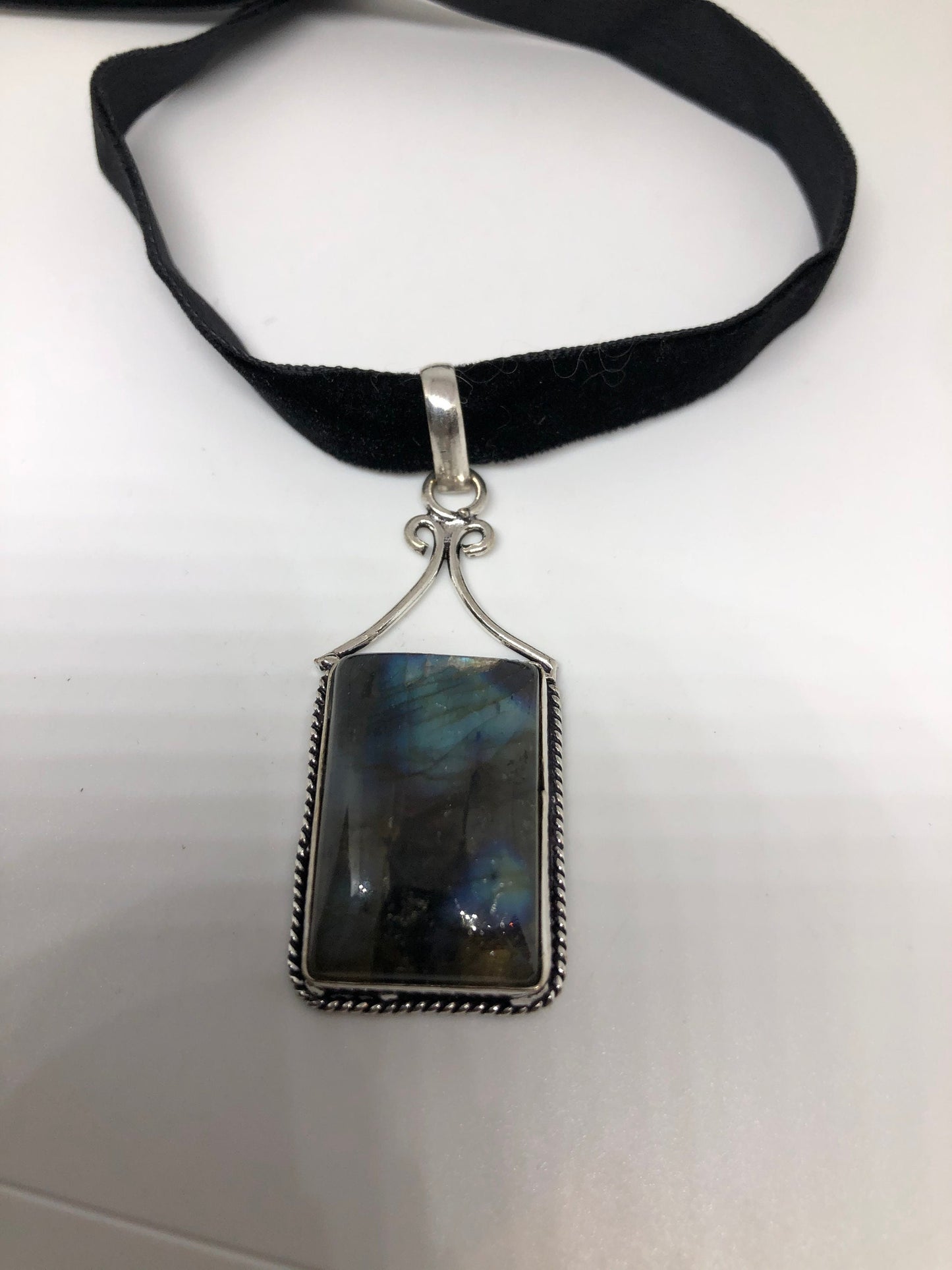 Vintage Silver Genuine Labradorite Gemstone Necklace.