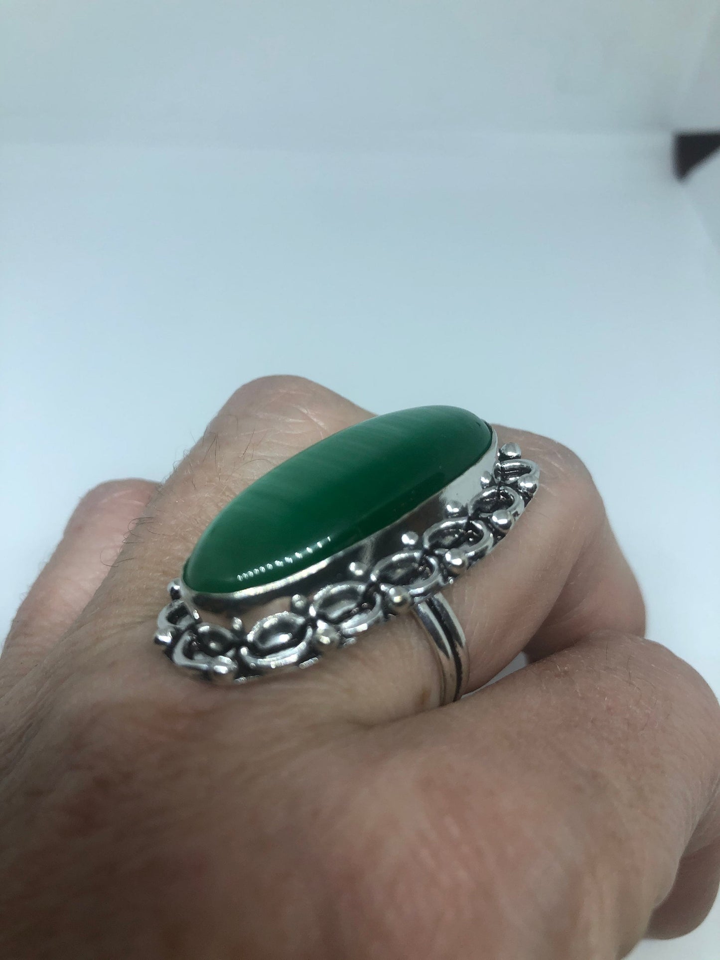 Vintage Green Cats Eye Art Glass Ring Size 7.5