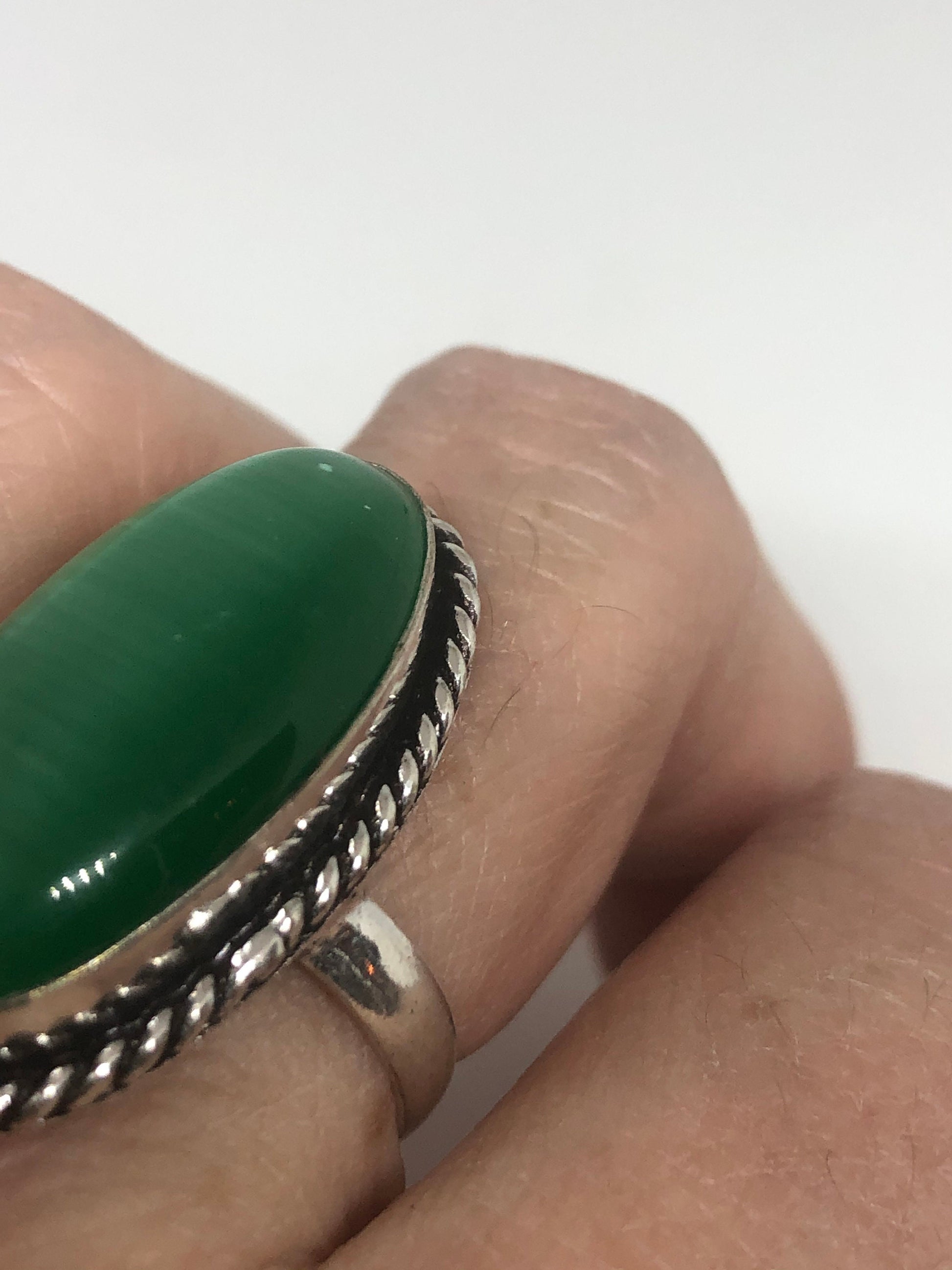 Vintage Green Cats Eye Art Glass Ring Size 7