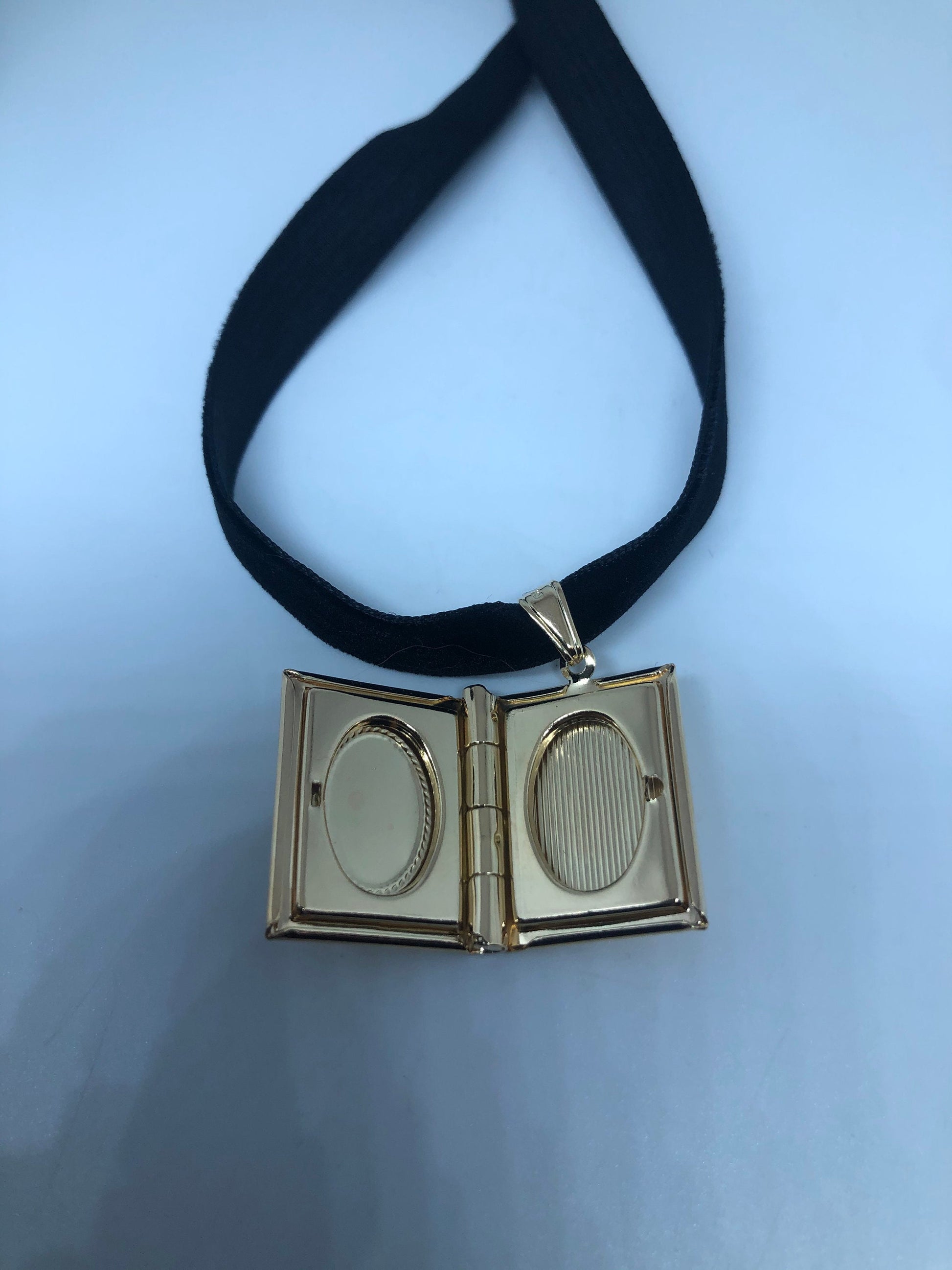 Vintage Locket Choker Gold Filled Deco Etched Necklace