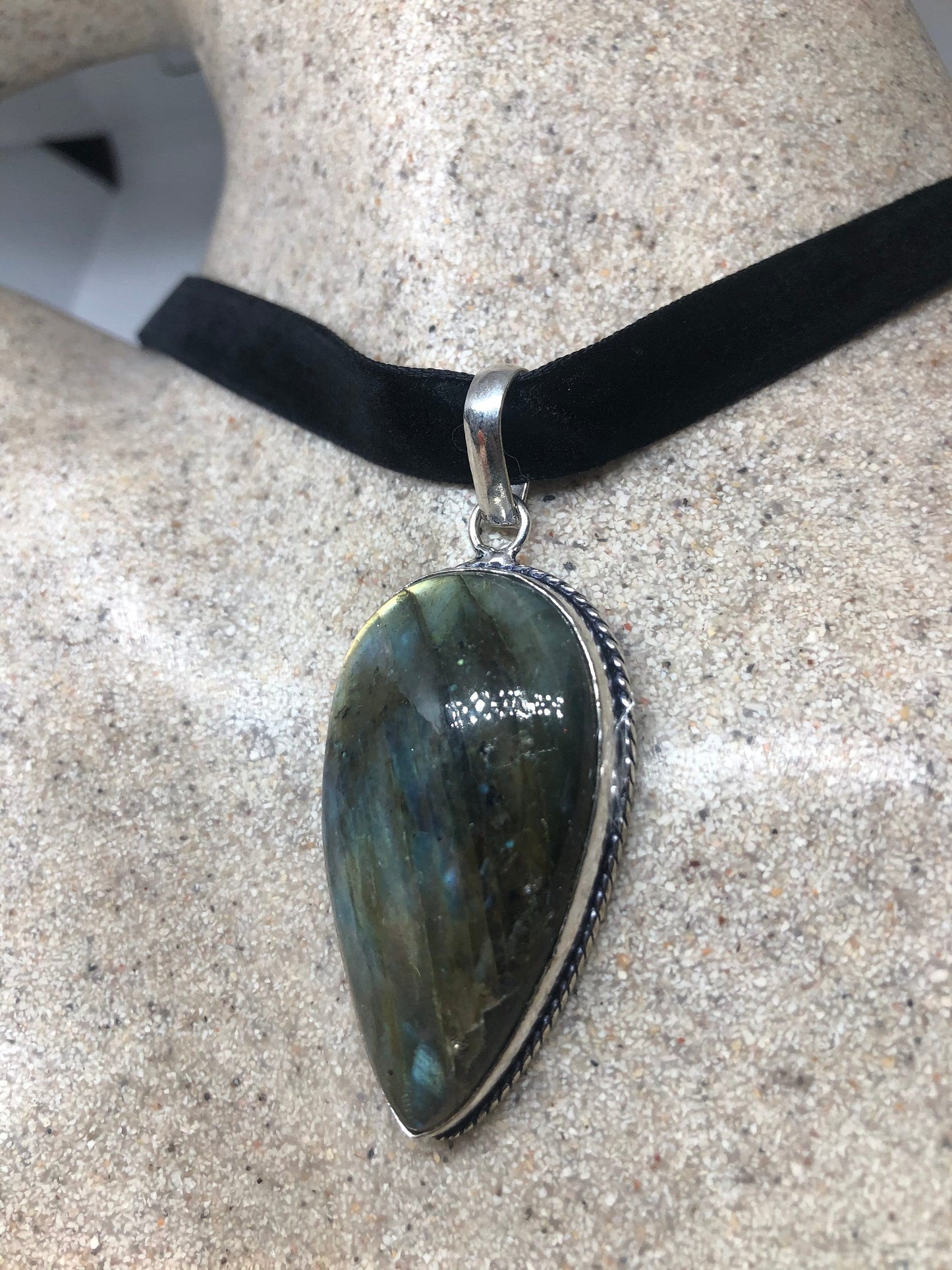 Vintage Silver Genuine Labradorite Gemstone Necklace.