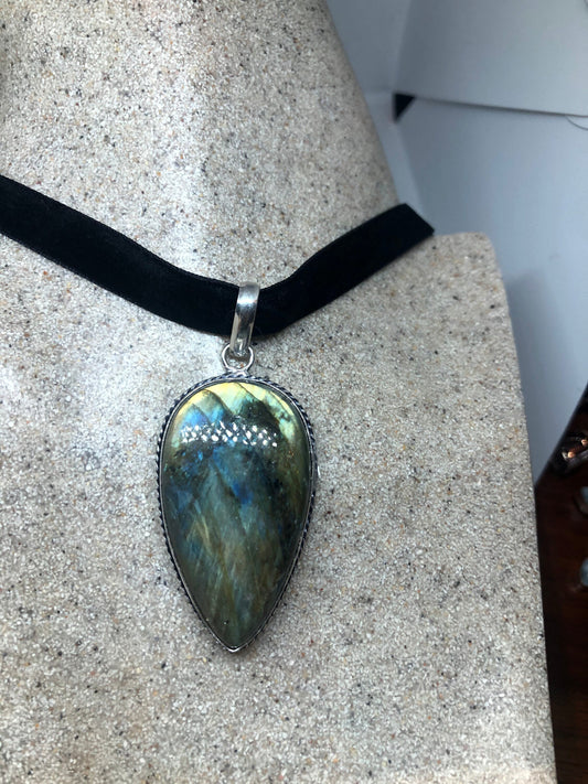 Vintage Silver Genuine Labradorite Gemstone Necklace.