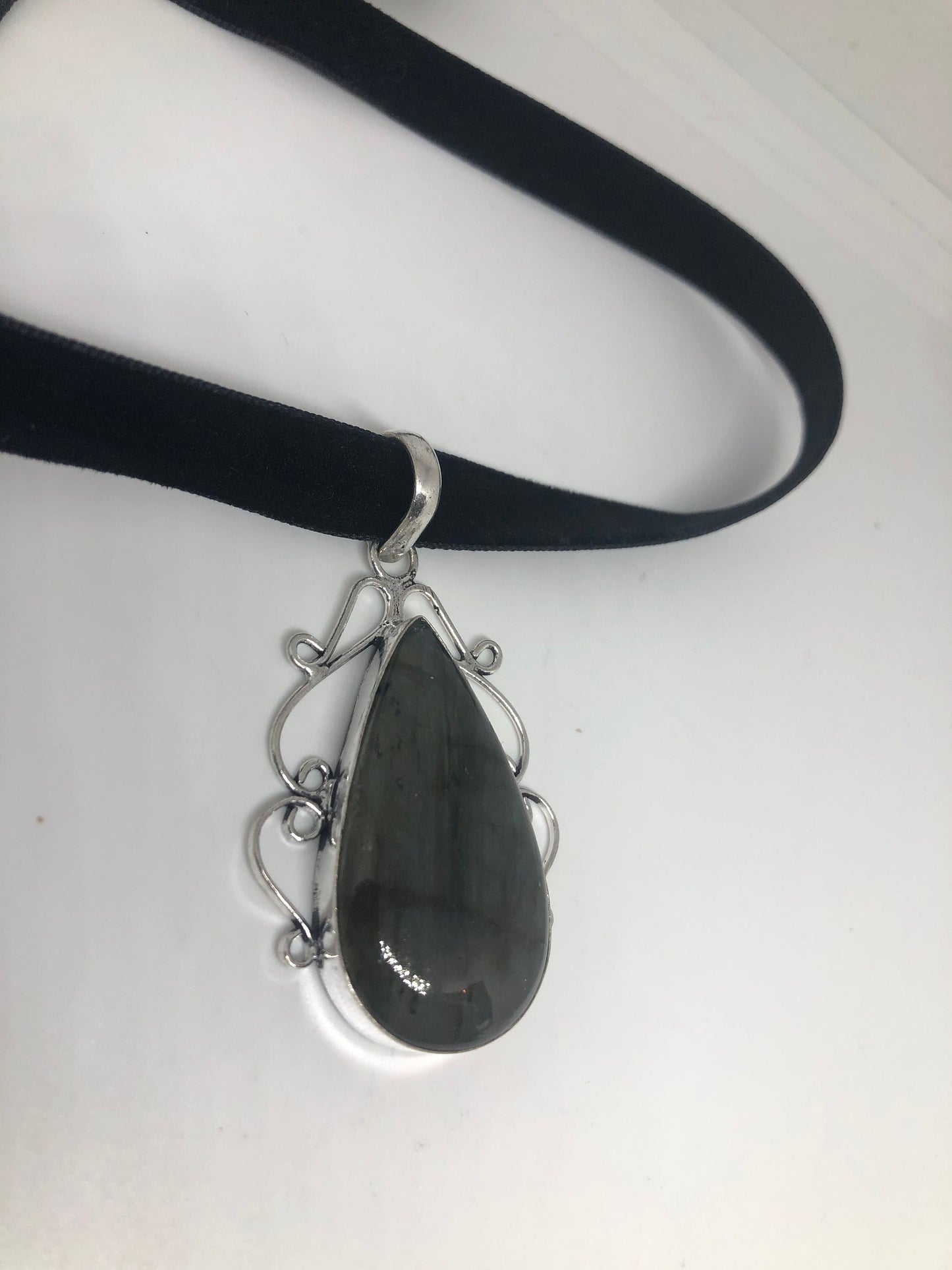 Vintage Silver Genuine Labradorite Gemstone Necklace.