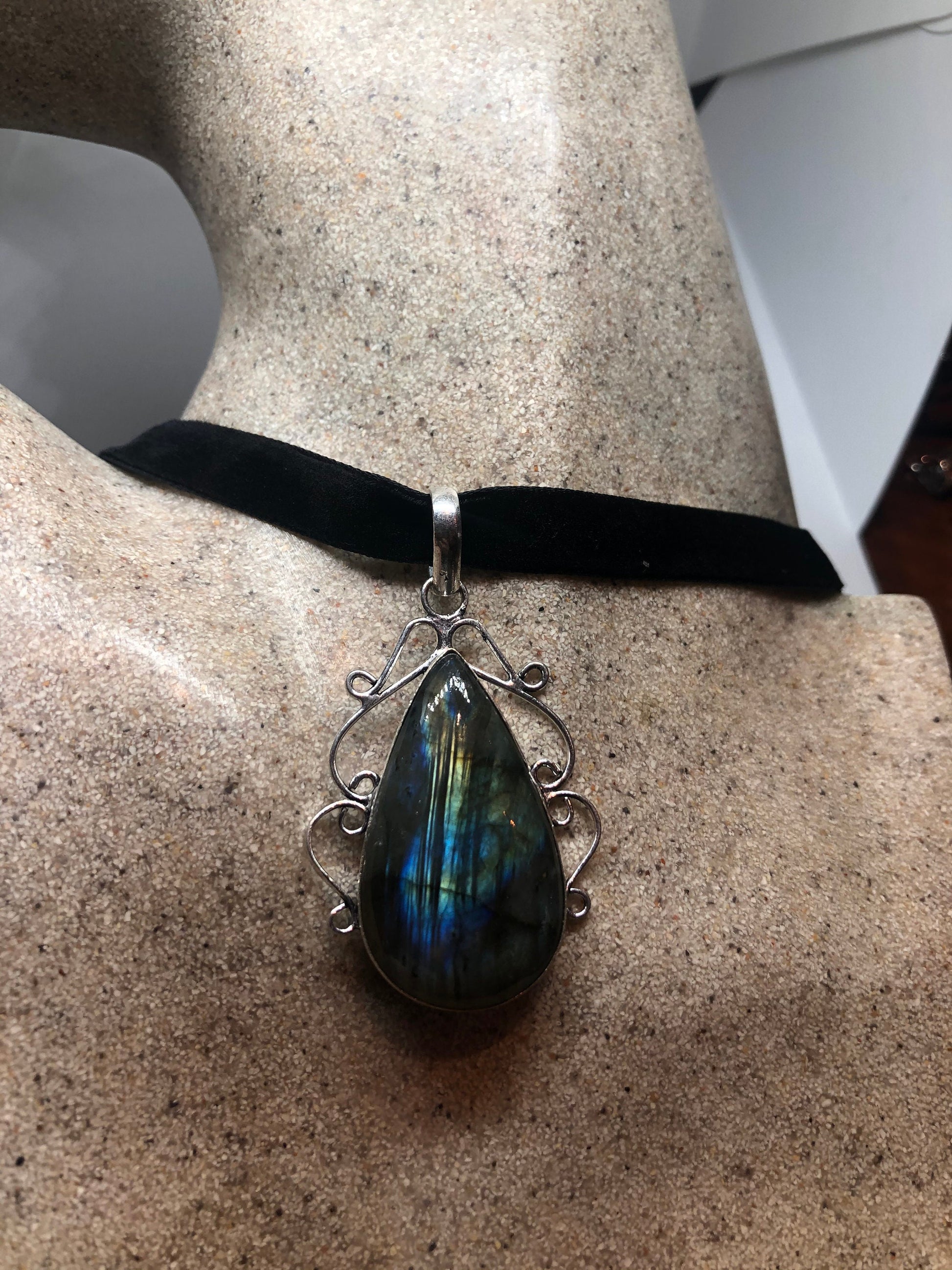 Vintage Silver Genuine Labradorite Gemstone Necklace.