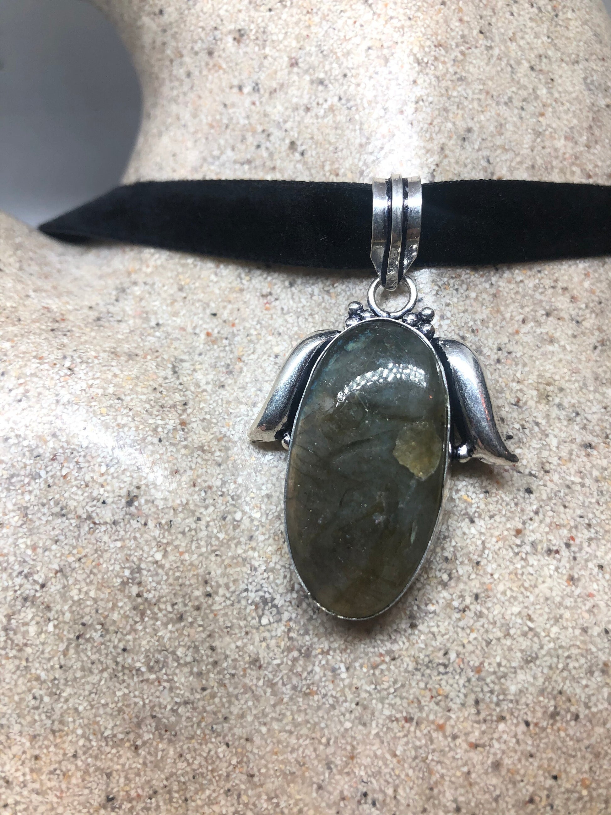 Vintage Silver Genuine Labradorite Gemstone Necklace.