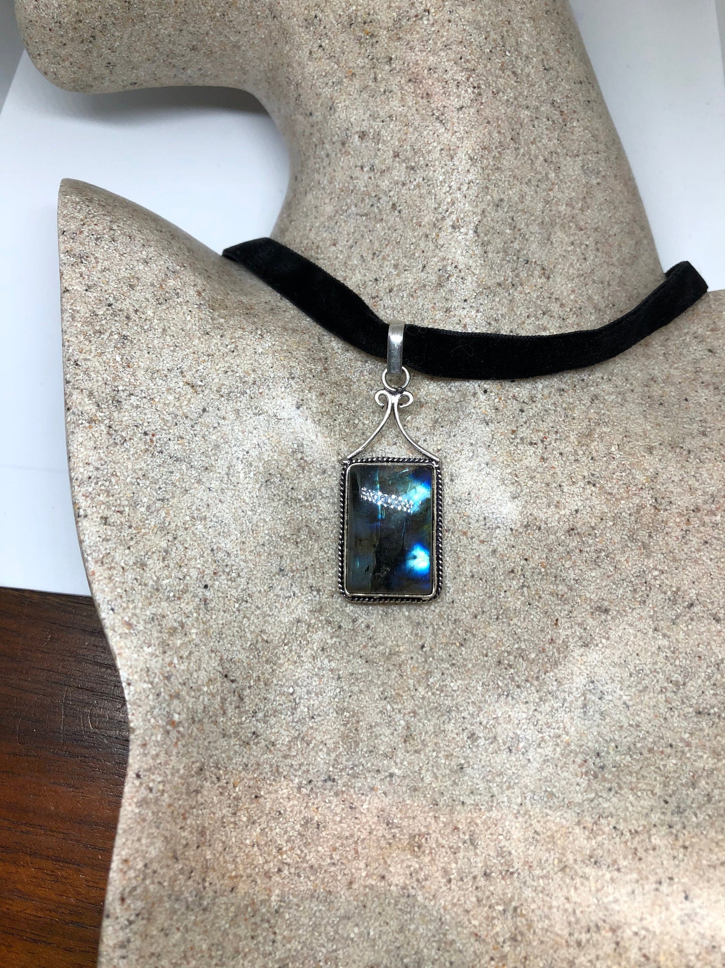 Vintage Silver Genuine Labradorite Gemstone Necklace.