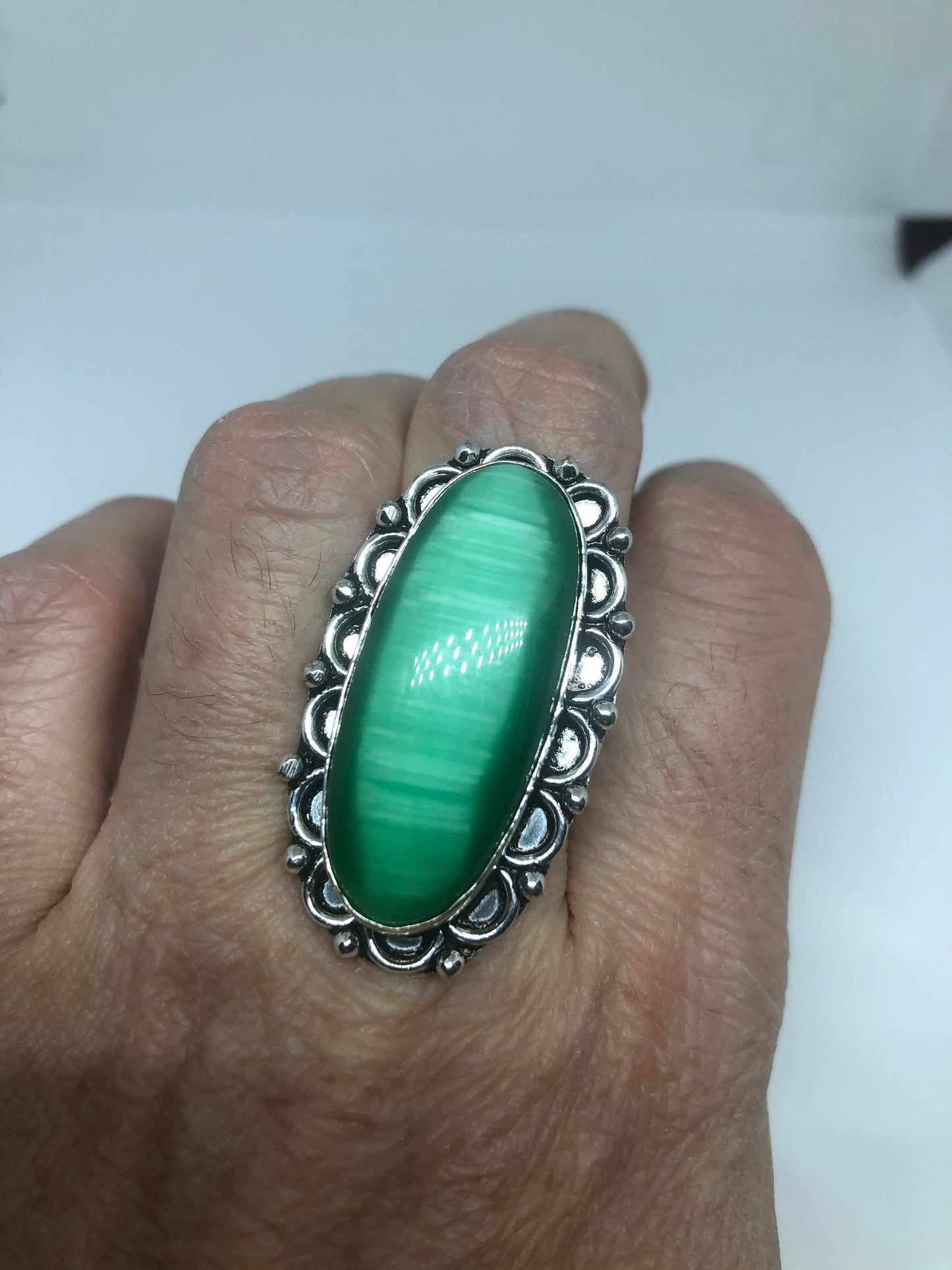 Vintage Green Cats Eye Art Glass Ring Size 7.5