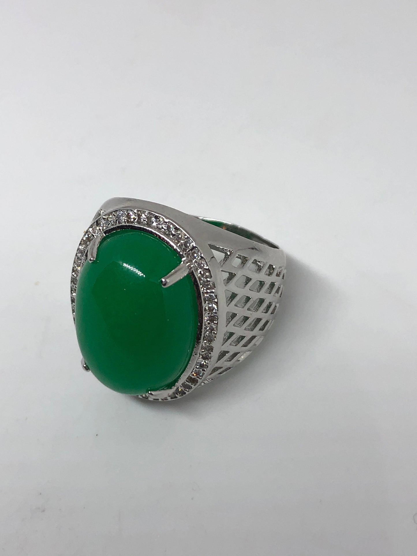 Vintage Lucky Green Nephrite Jade Ring