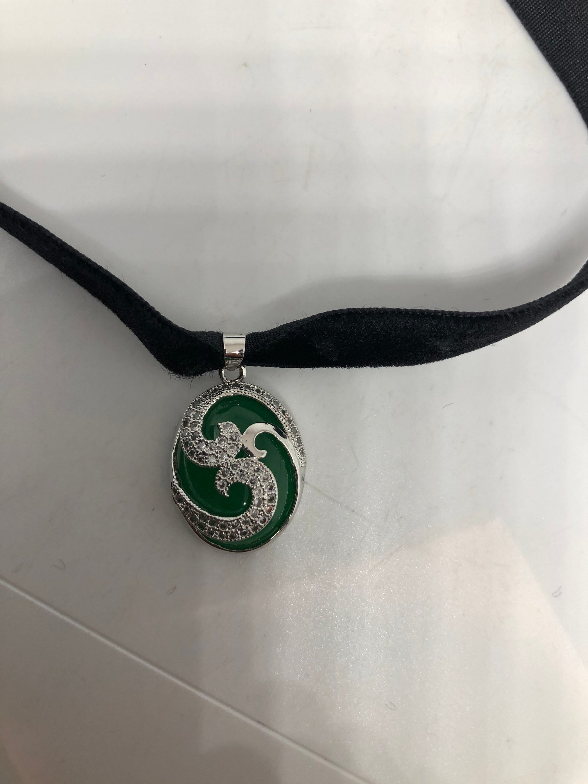 Vintage Green Jade Choker Silver Finish Necklace Pendant