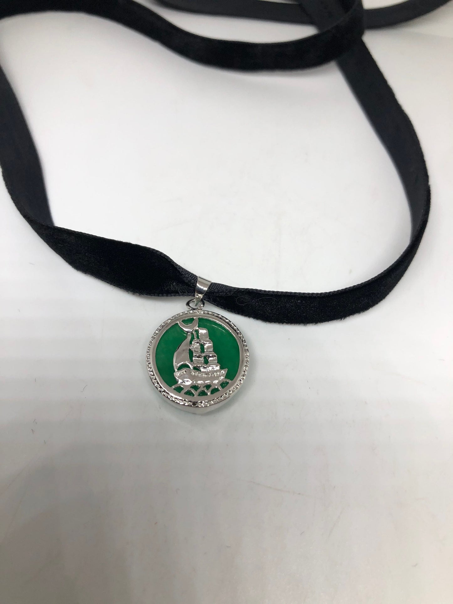 Vintage Green Jade Ship Choker Silver Finish Necklace Pendant