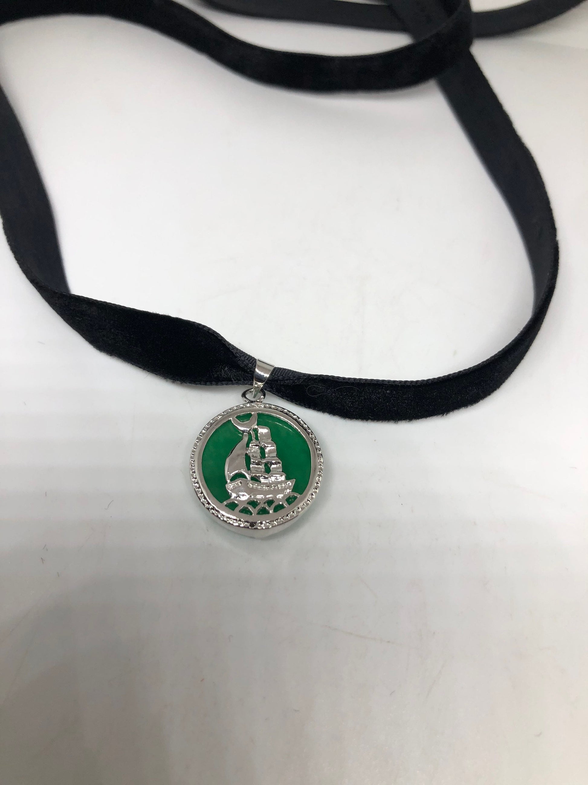 Vintage Green Jade Ship Choker Silver Finish Necklace Pendant