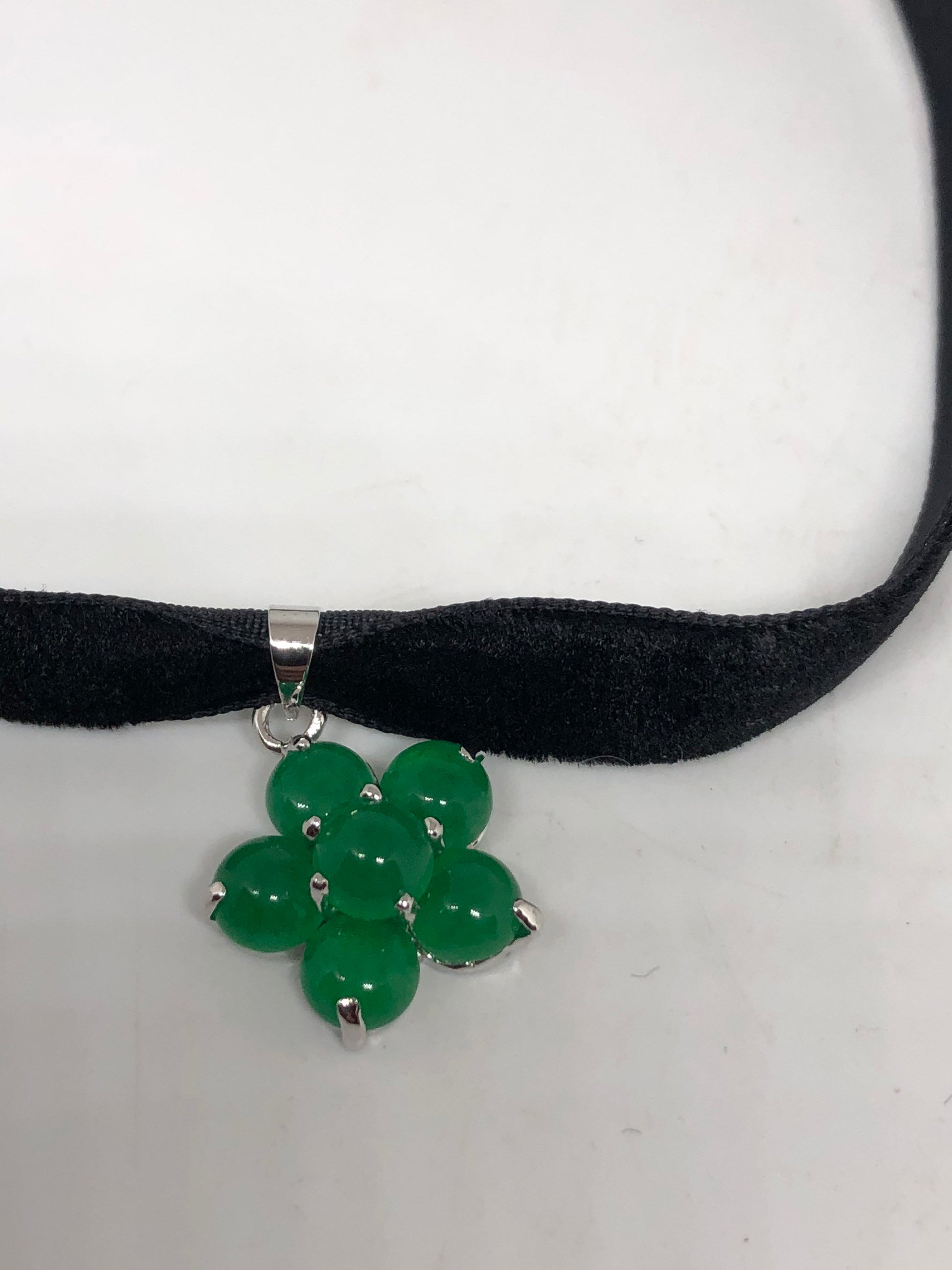 Vintage Green Jade Flower Choker Silver Finish Necklace Pendant