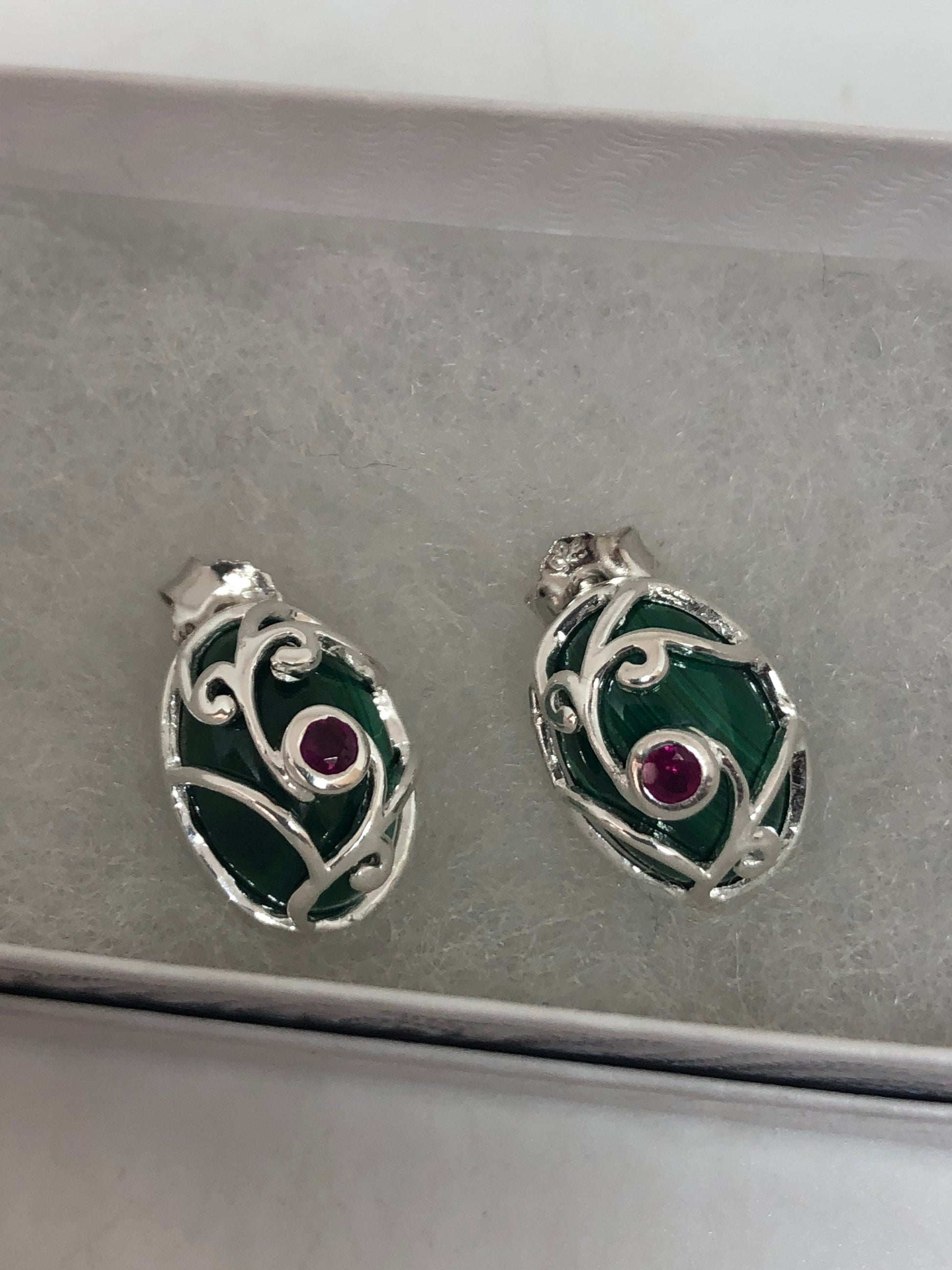 Vintage Handmade 925 Sterling Silver Green malachite and Ruby Stud Earrings