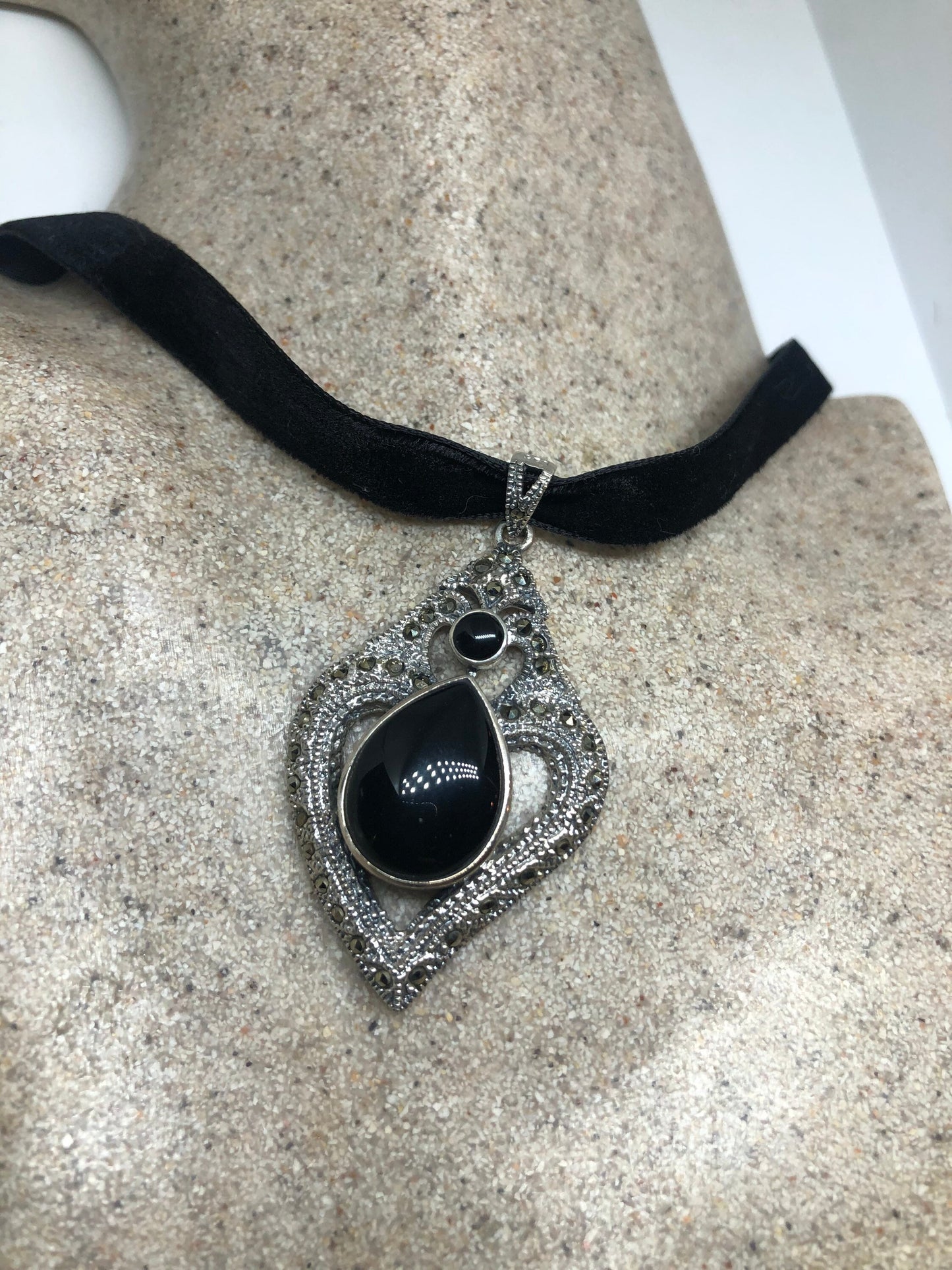 Vintage Marcasite 925 Sterling Silver Genuine Black Onyx Dangle Pendant Necklace