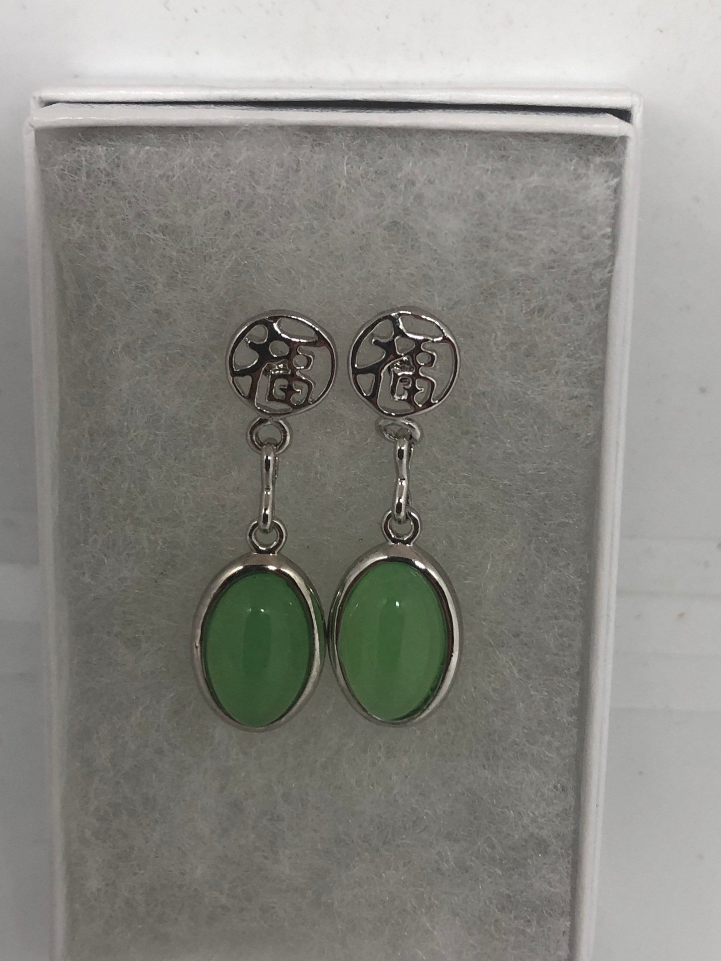 Vintage Fun Green Jade Gemstone Rhodium Bronze Earrings