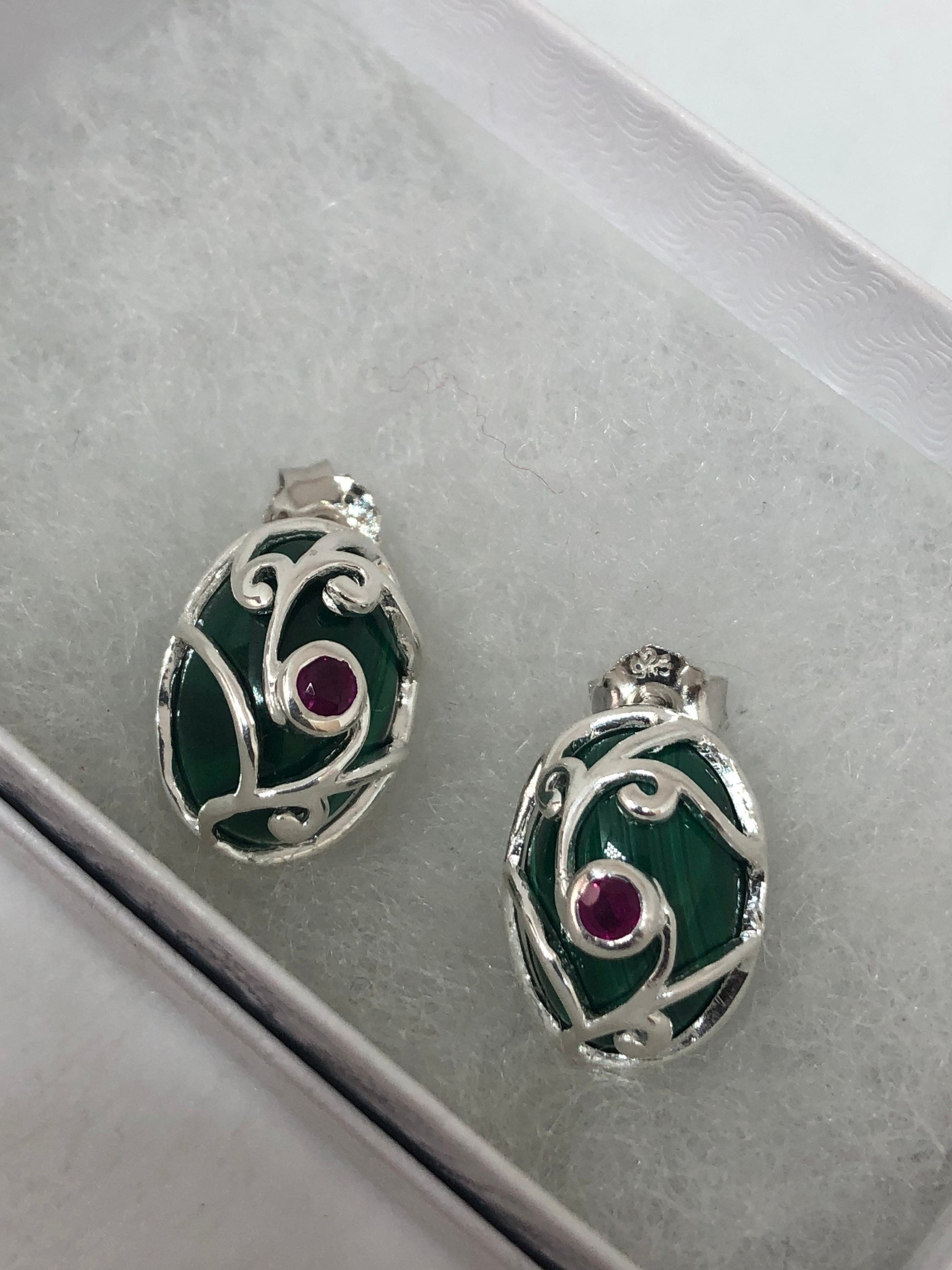 Vintage Handmade 925 Sterling Silver Green malachite and Ruby Stud Earrings