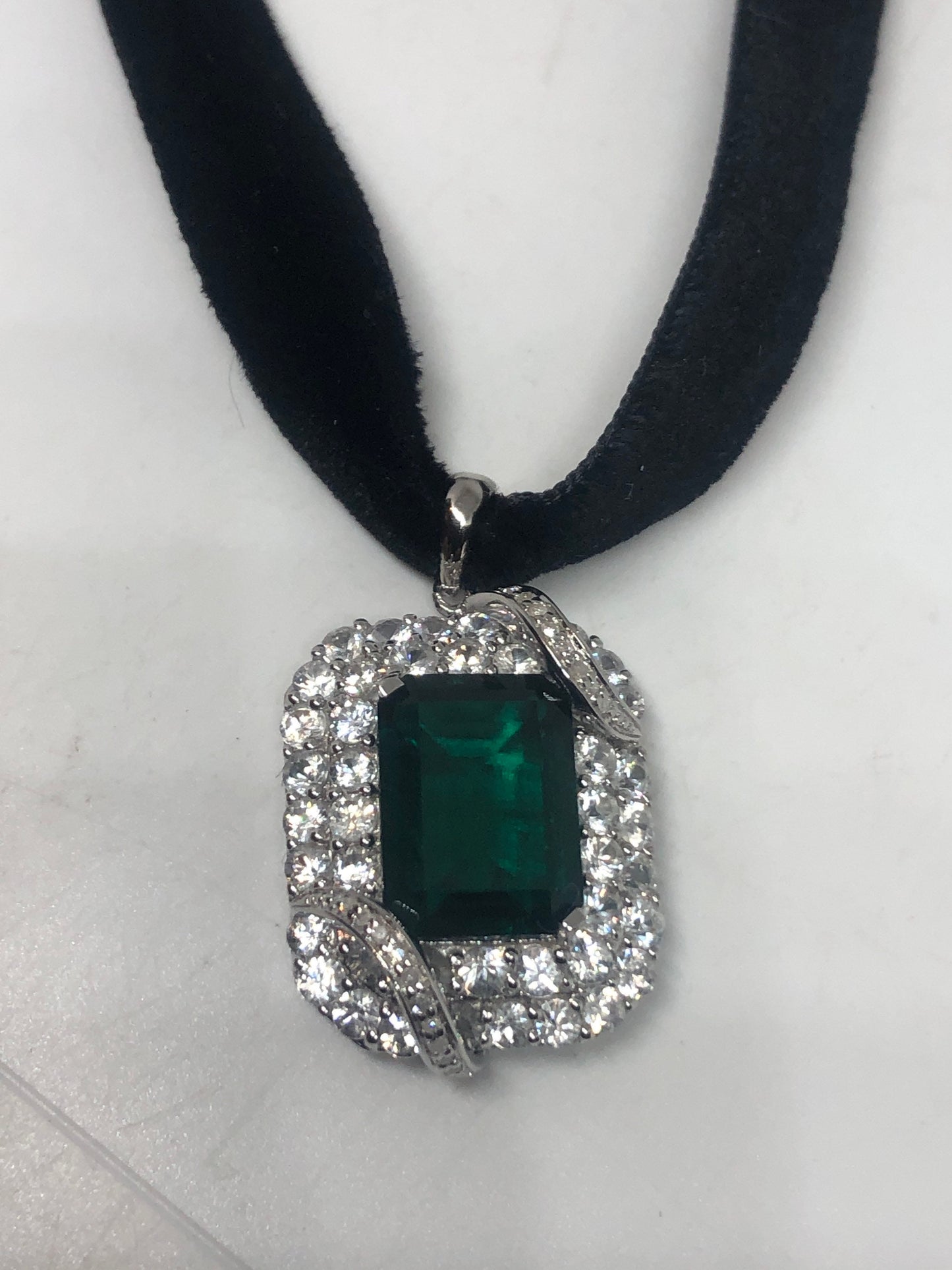 Vintage Silver Genuine Green Fluorite Gemstone Necklace.