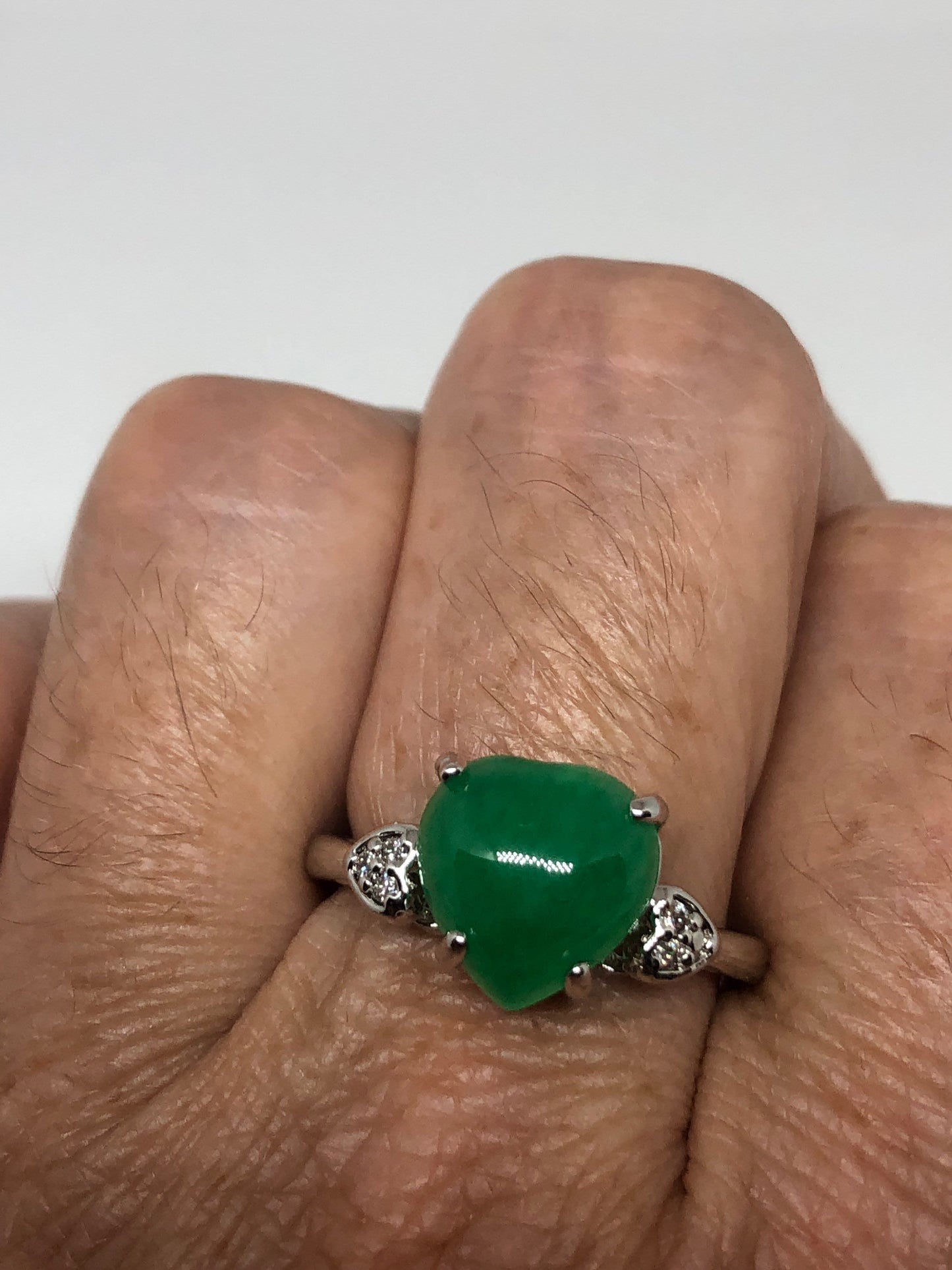 Vintage Lucky Green Nephrite Jade Heart Rhodium Ring