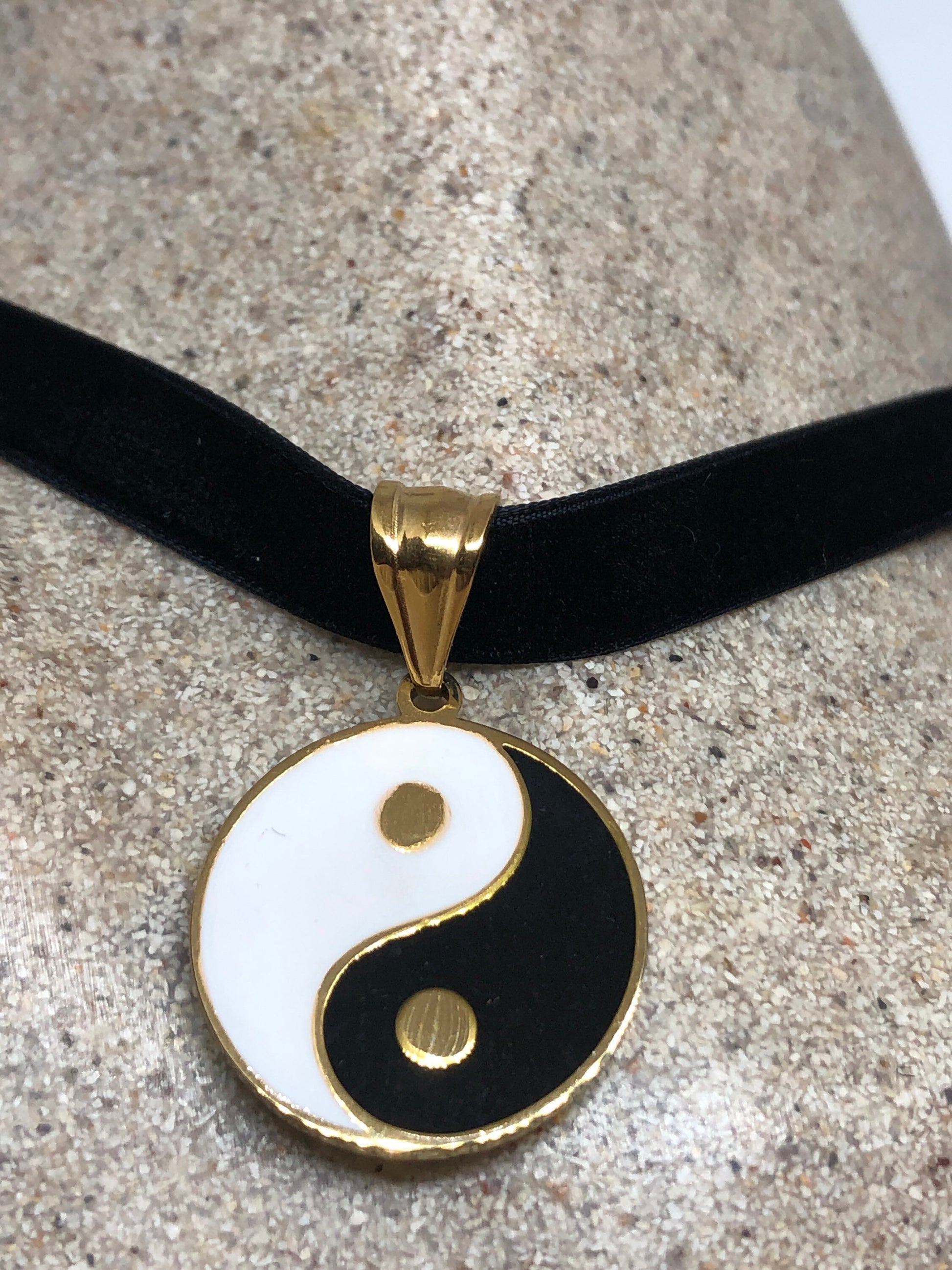 Vintage Yin Yang Gold Stainless Steel Gothic Pendant Necklace Velvet Ribbon Choker
