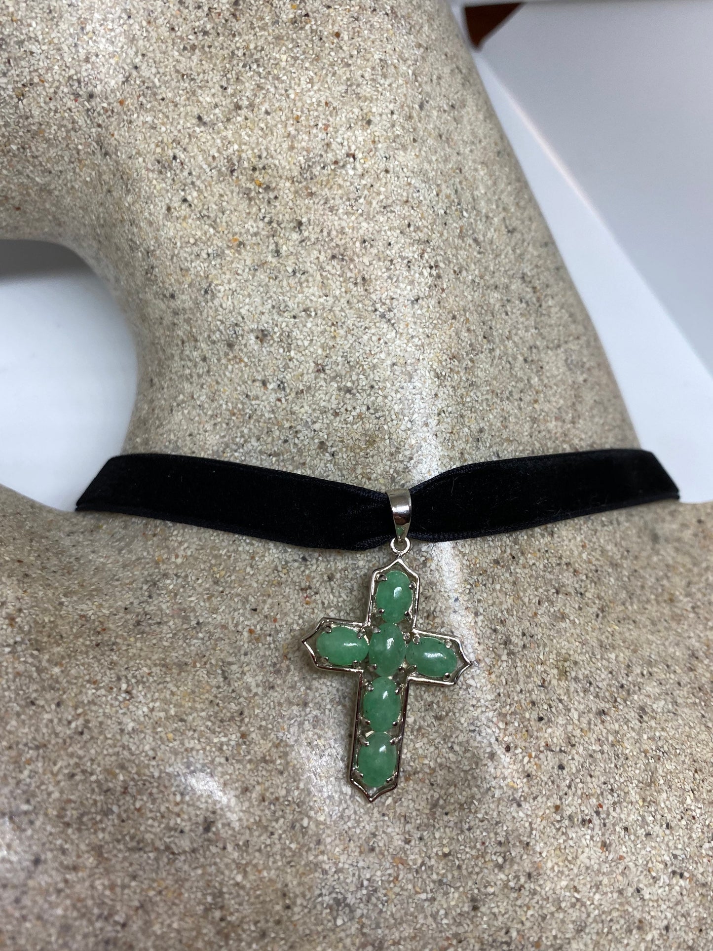 Vintage Fun Jade Choker 925 Sterling Silver Cross Pendant Necklace