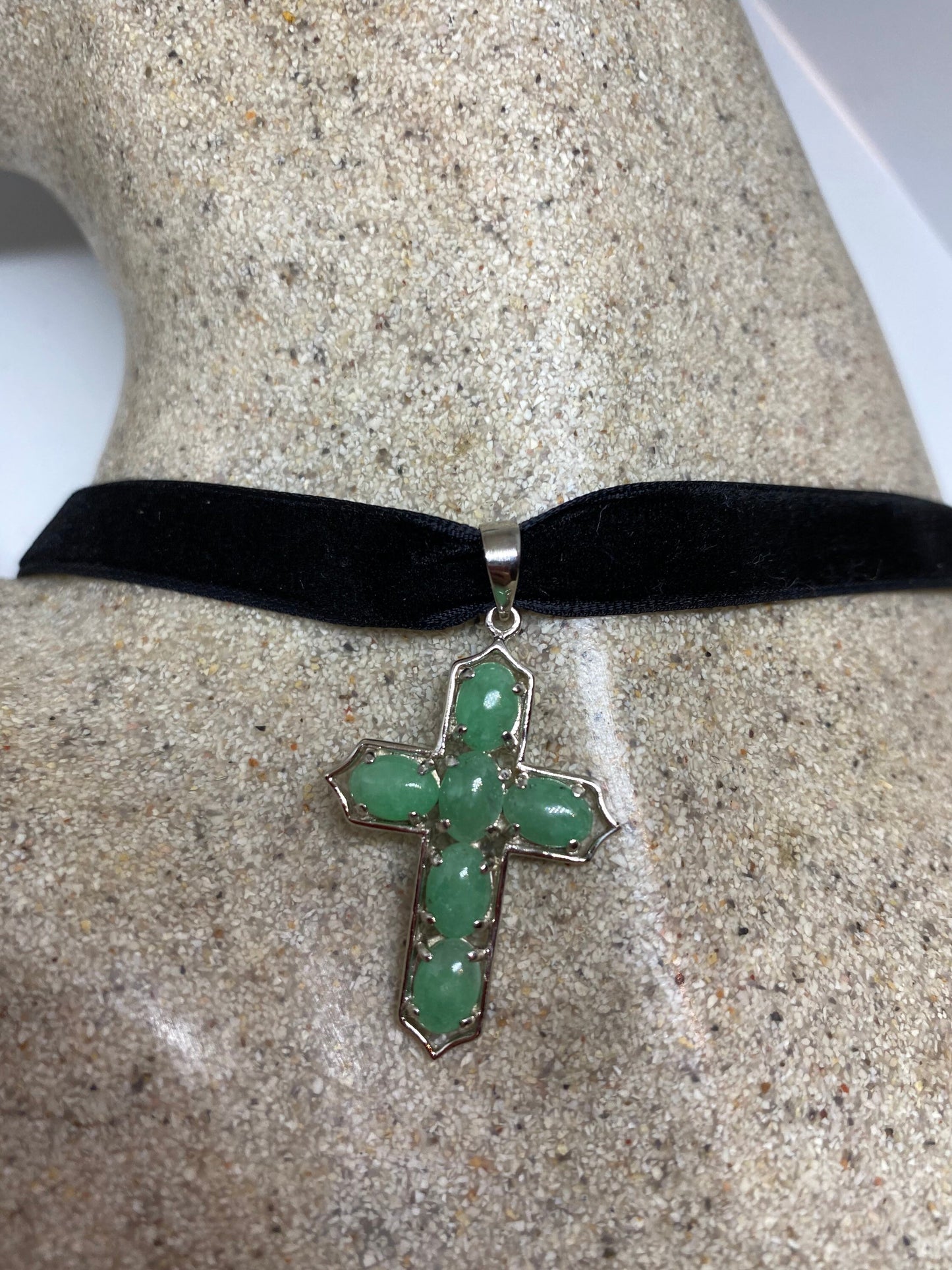 Vintage Fun Jade Choker 925 Sterling Silver Cross Pendant Necklace