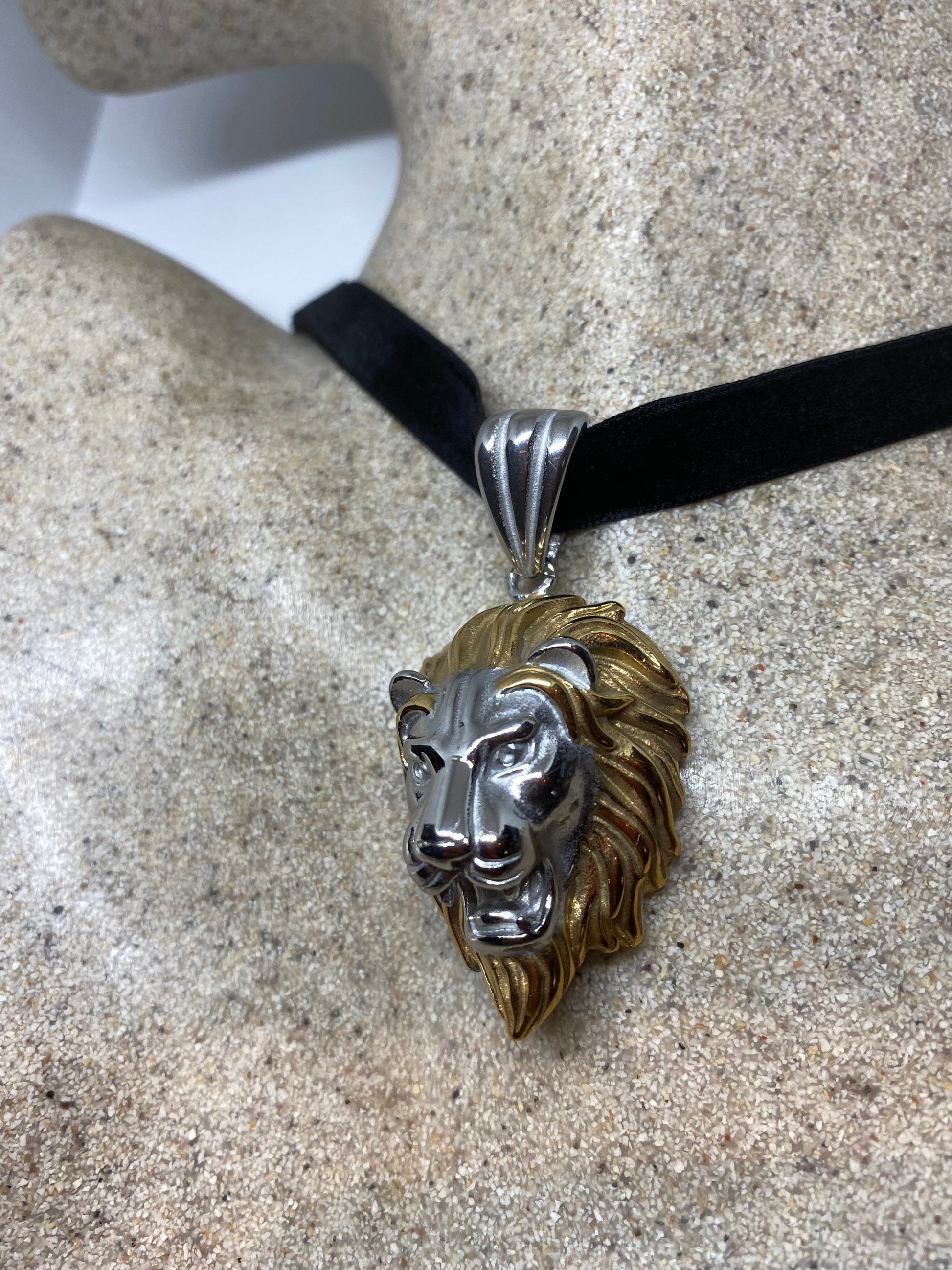 Vintage Silver Stainless Steel Gothic Celtic Lion Leo Pendant Necklace