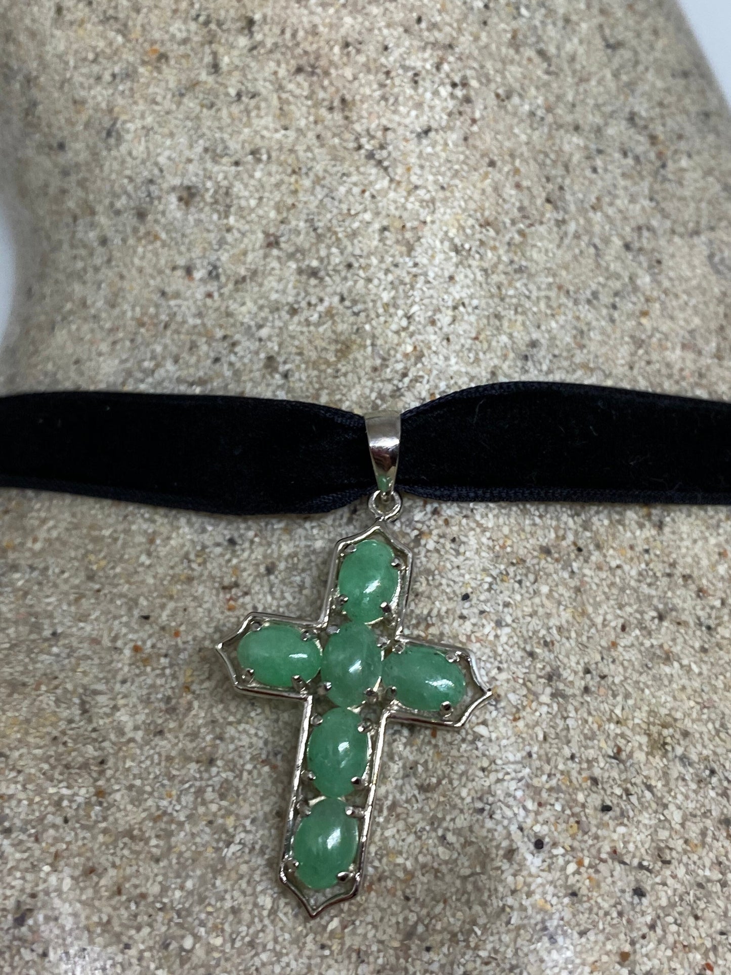 Vintage Fun Jade Choker 925 Sterling Silver Cross Pendant Necklace