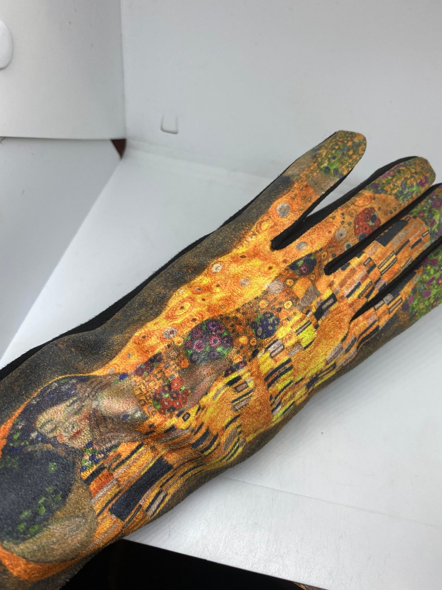 Vintage Style Impressionist Ultraseude Fleece Gloves