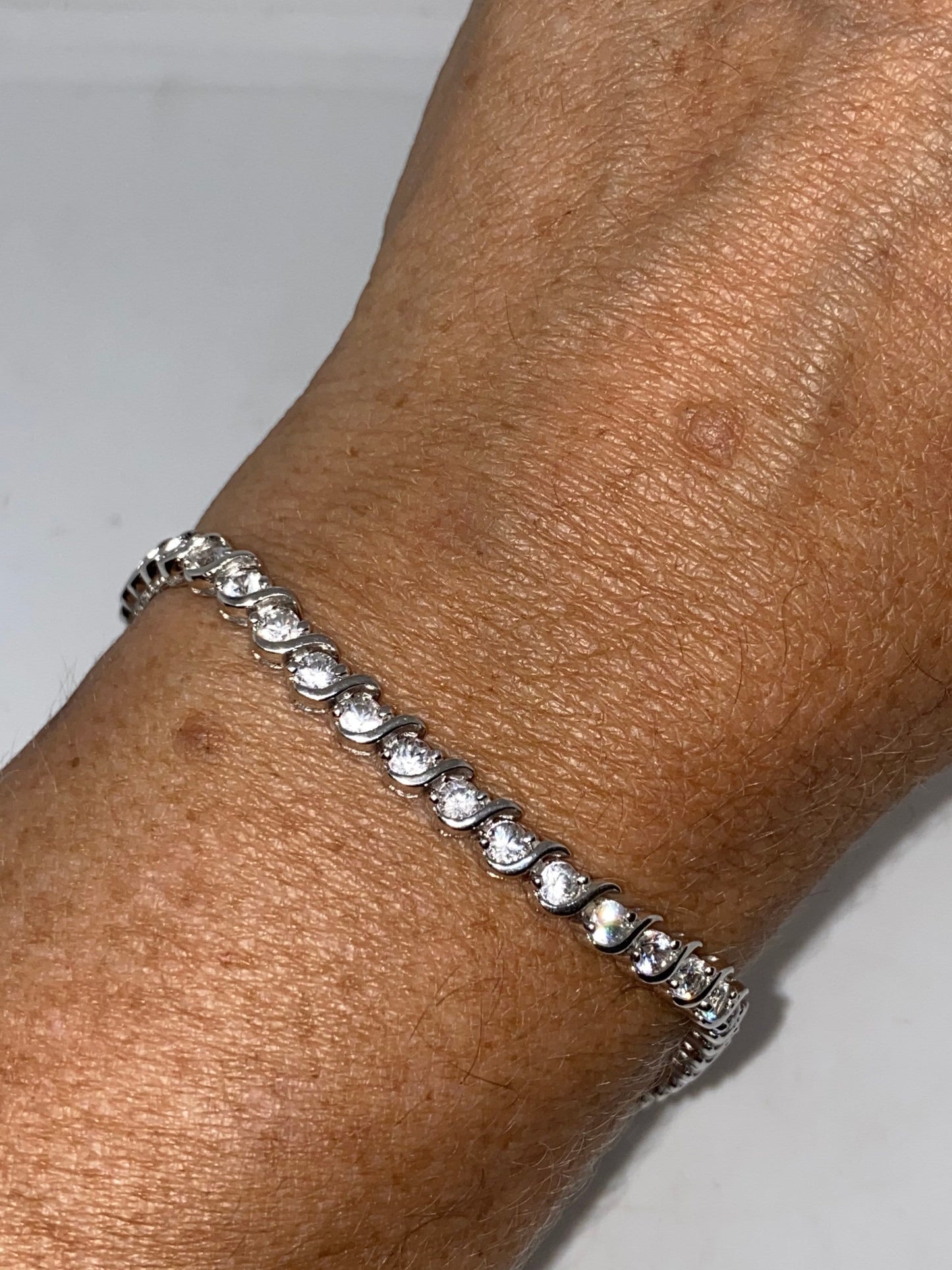 Handmade Genuine White Sapphires Rhodium Finished 925 Sterling Silver Tennis Bracelet
