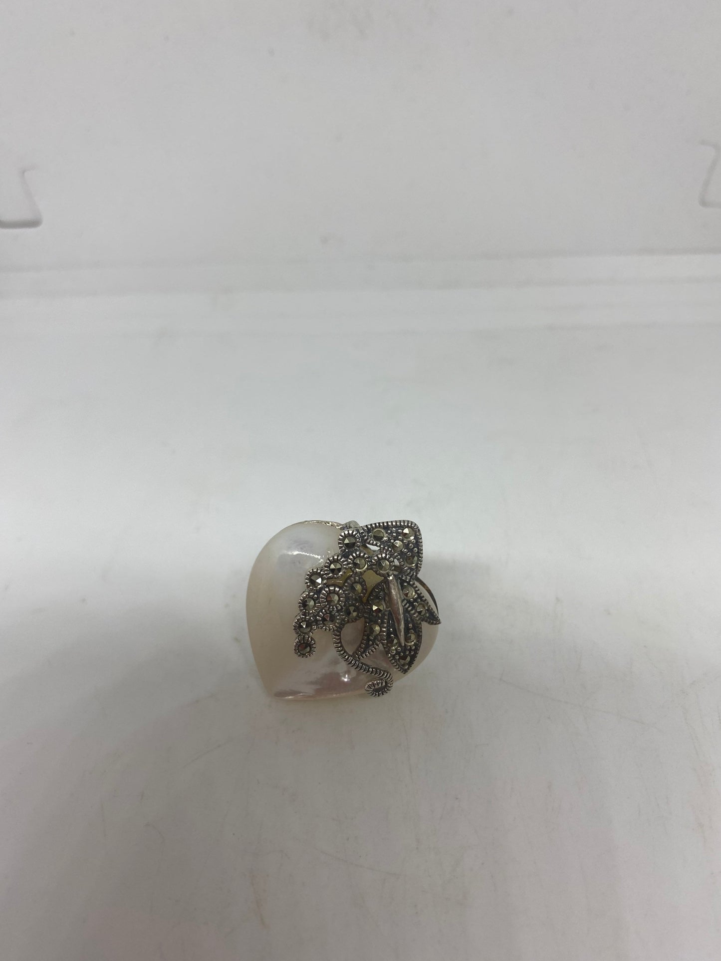 Vintage Mother of Pearl 925 Sterling Silver Marcasite Ring