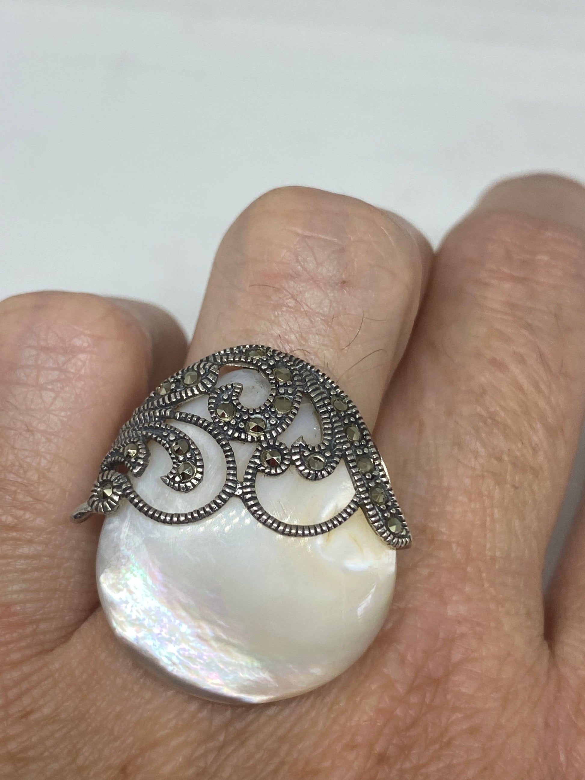 Vintage Mother of Pearl 925 Sterling Silver Marcasite Ring