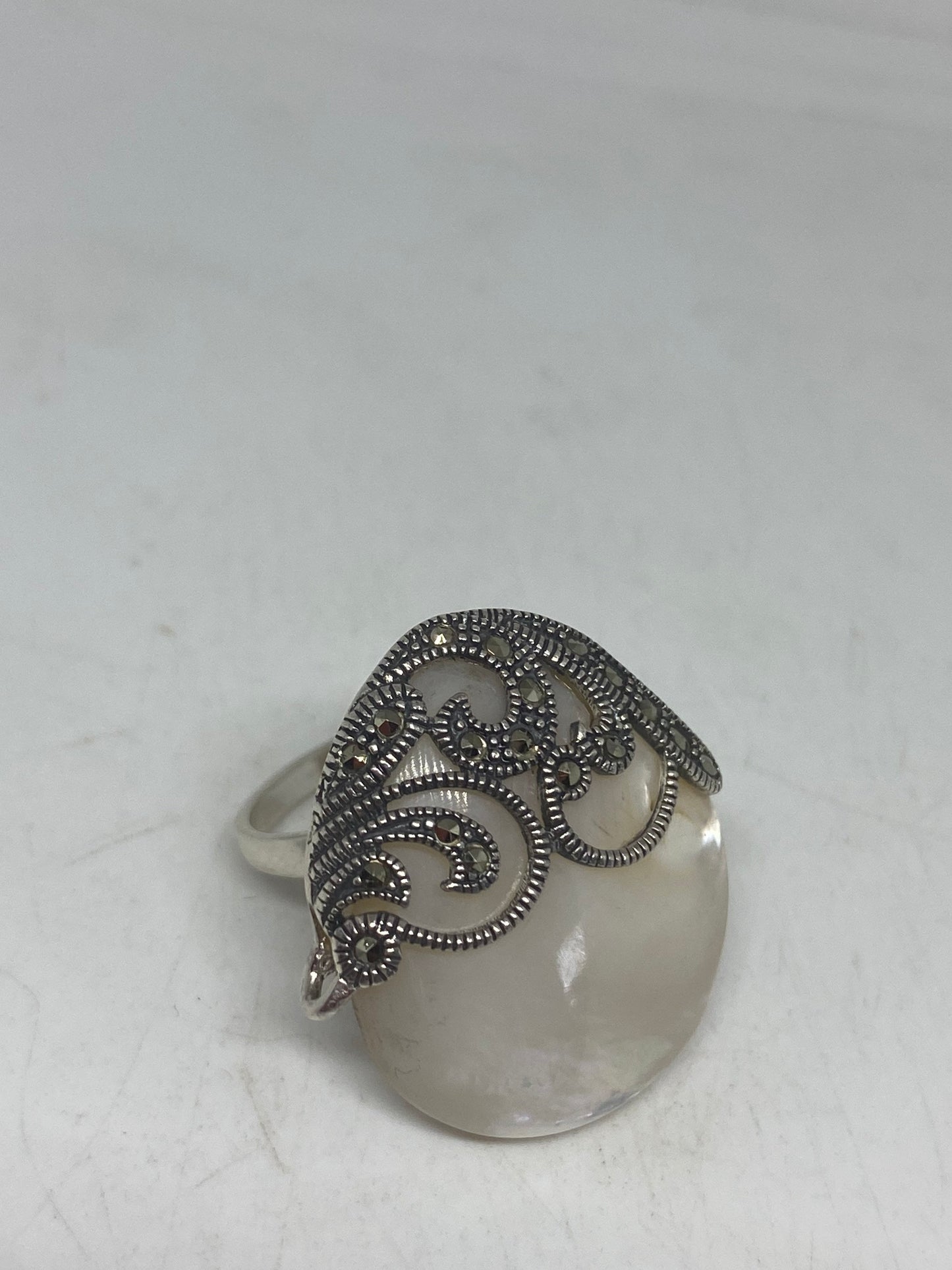 Vintage Mother of Pearl 925 Sterling Silver Marcasite Ring