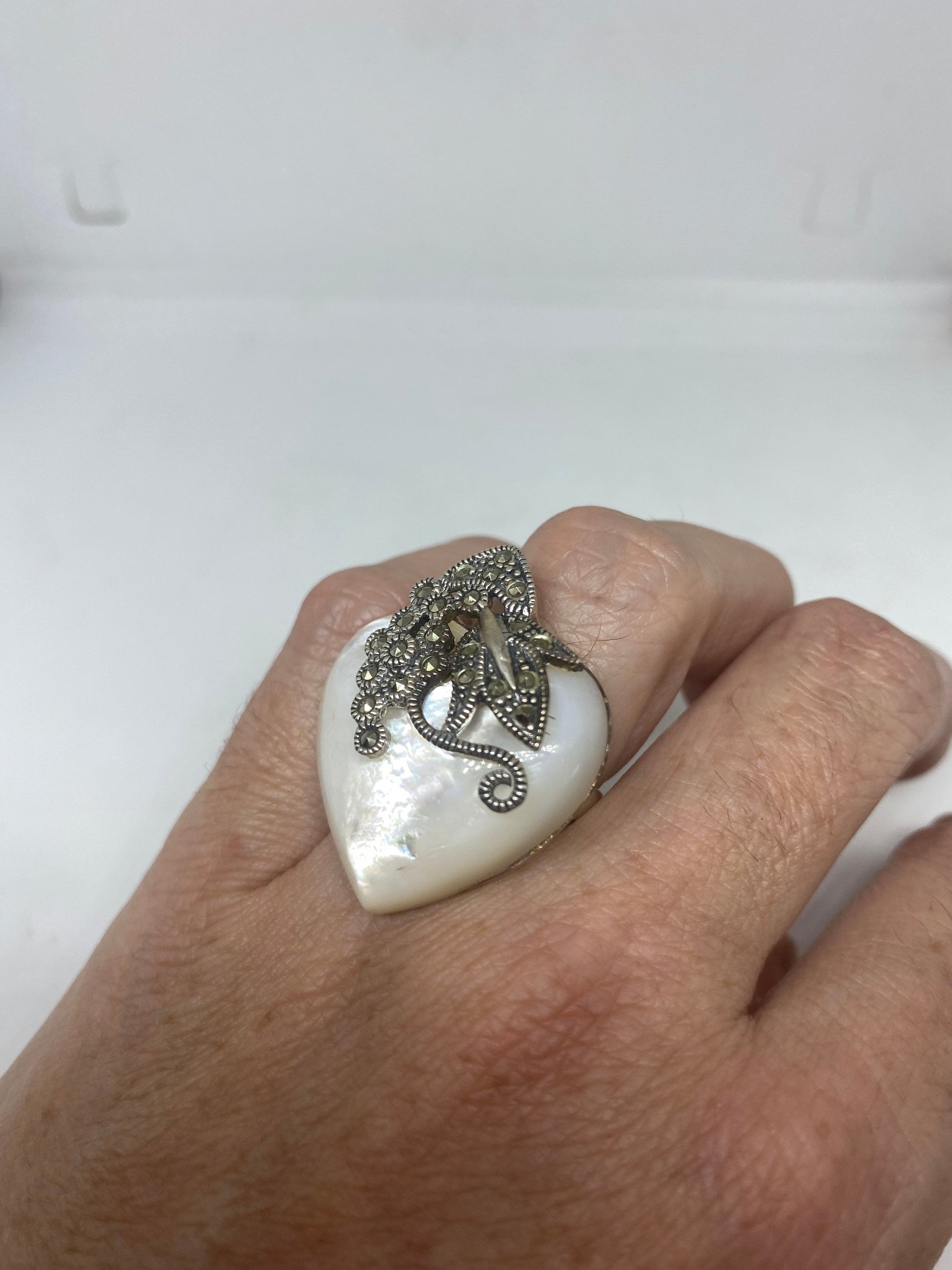 Vintage Mother of Pearl 925 Sterling Silver Marcasite Ring