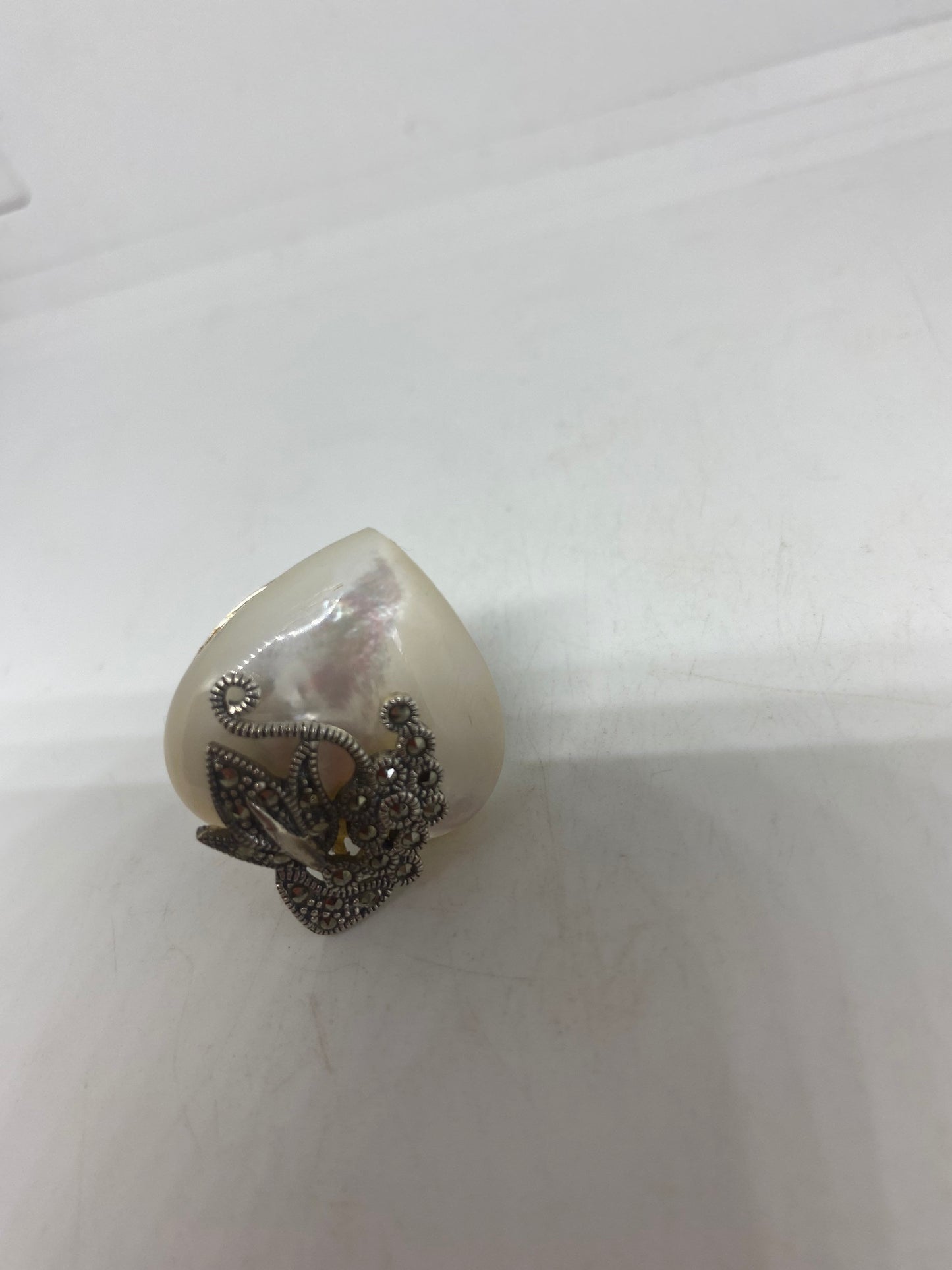 Vintage Mother of Pearl 925 Sterling Silver Marcasite Ring