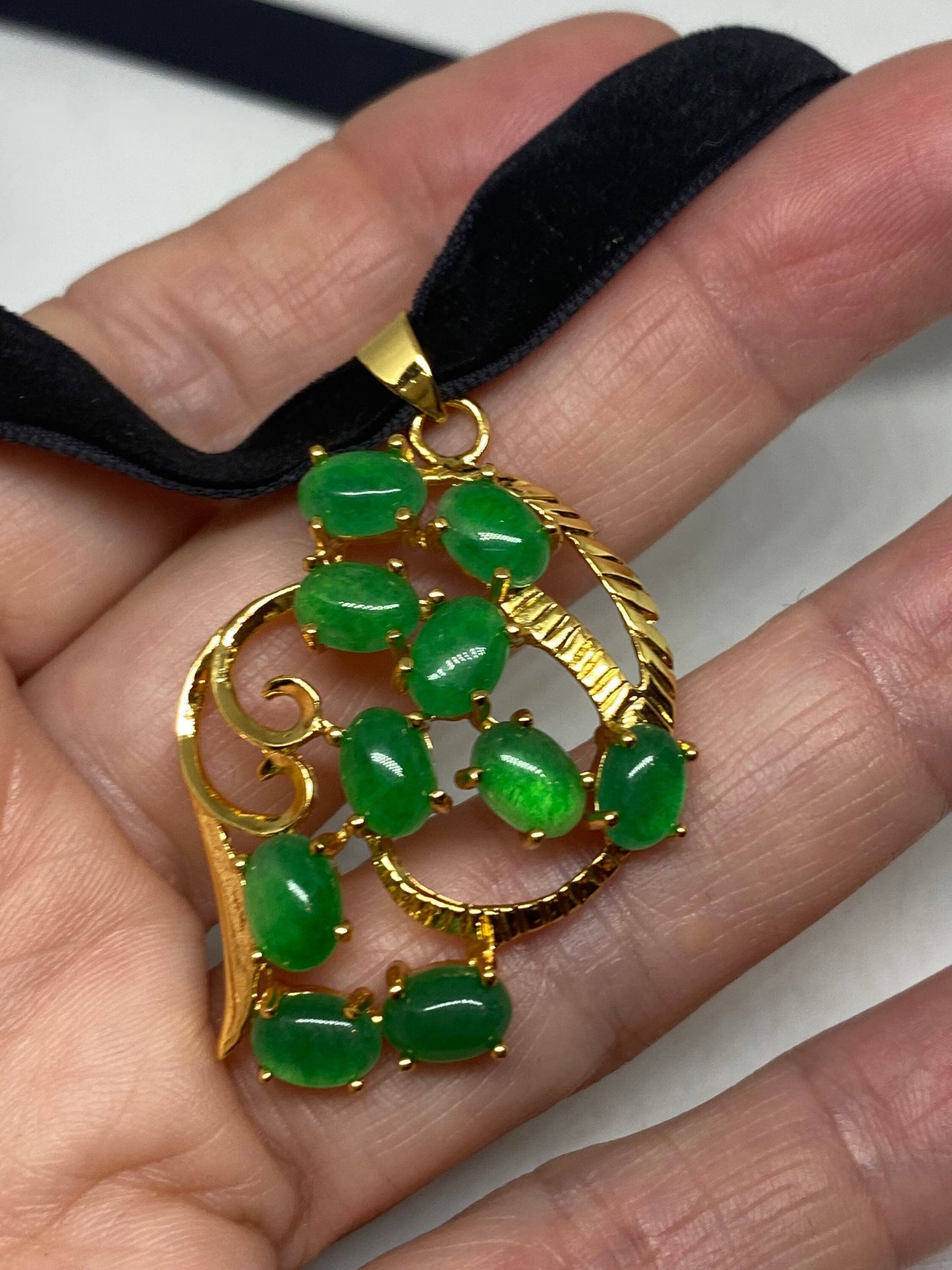 Vintage Green Jade Choker Gold Finish Necklace Pendant