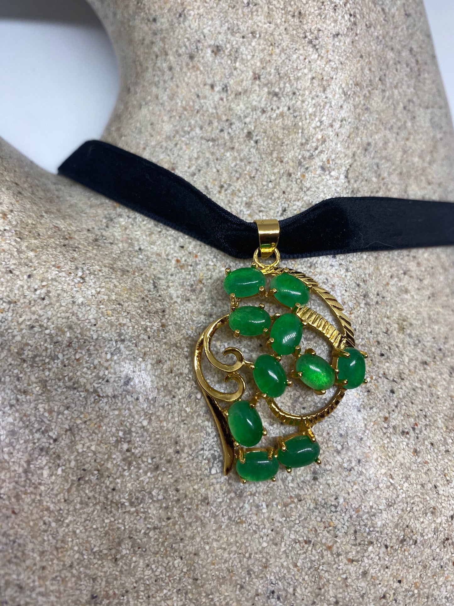 Vintage Green Jade Choker Gold Finish Necklace Pendant