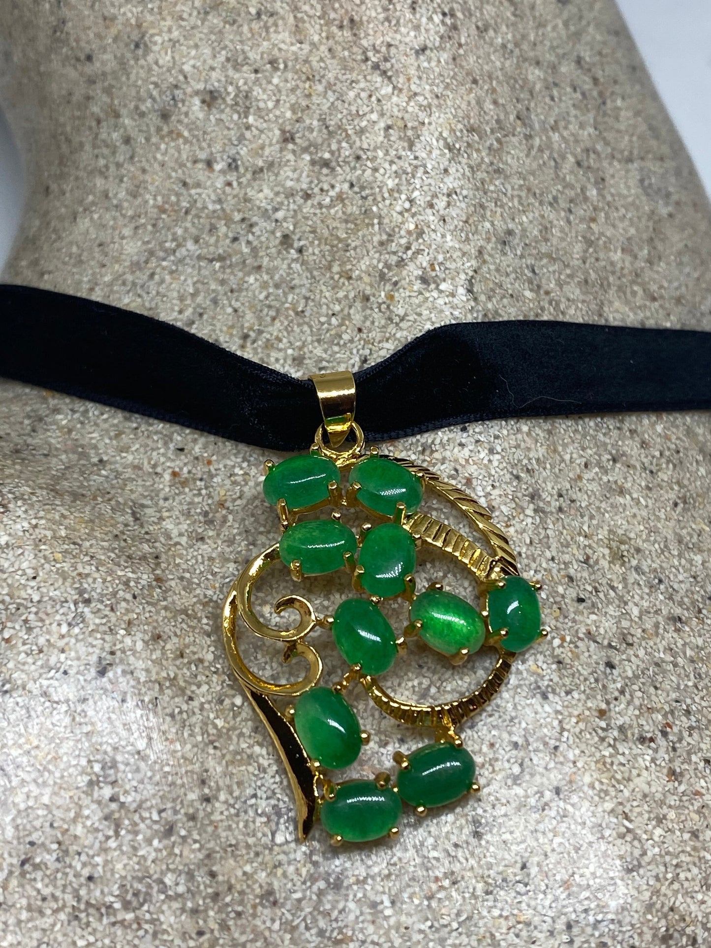 Vintage Green Jade Choker Gold Finish Necklace Pendant