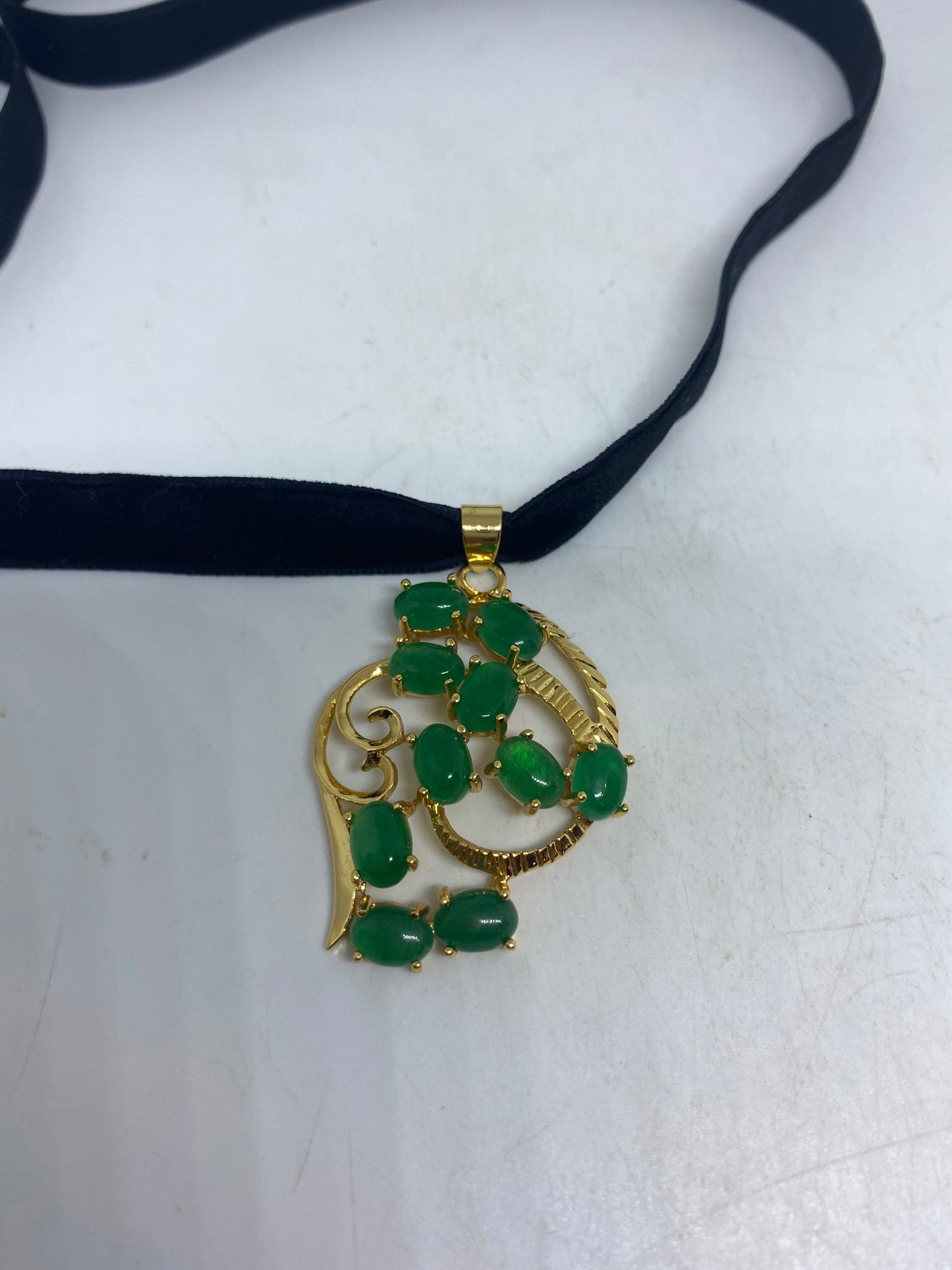 Vintage Green Jade Choker Gold Finish Necklace Pendant