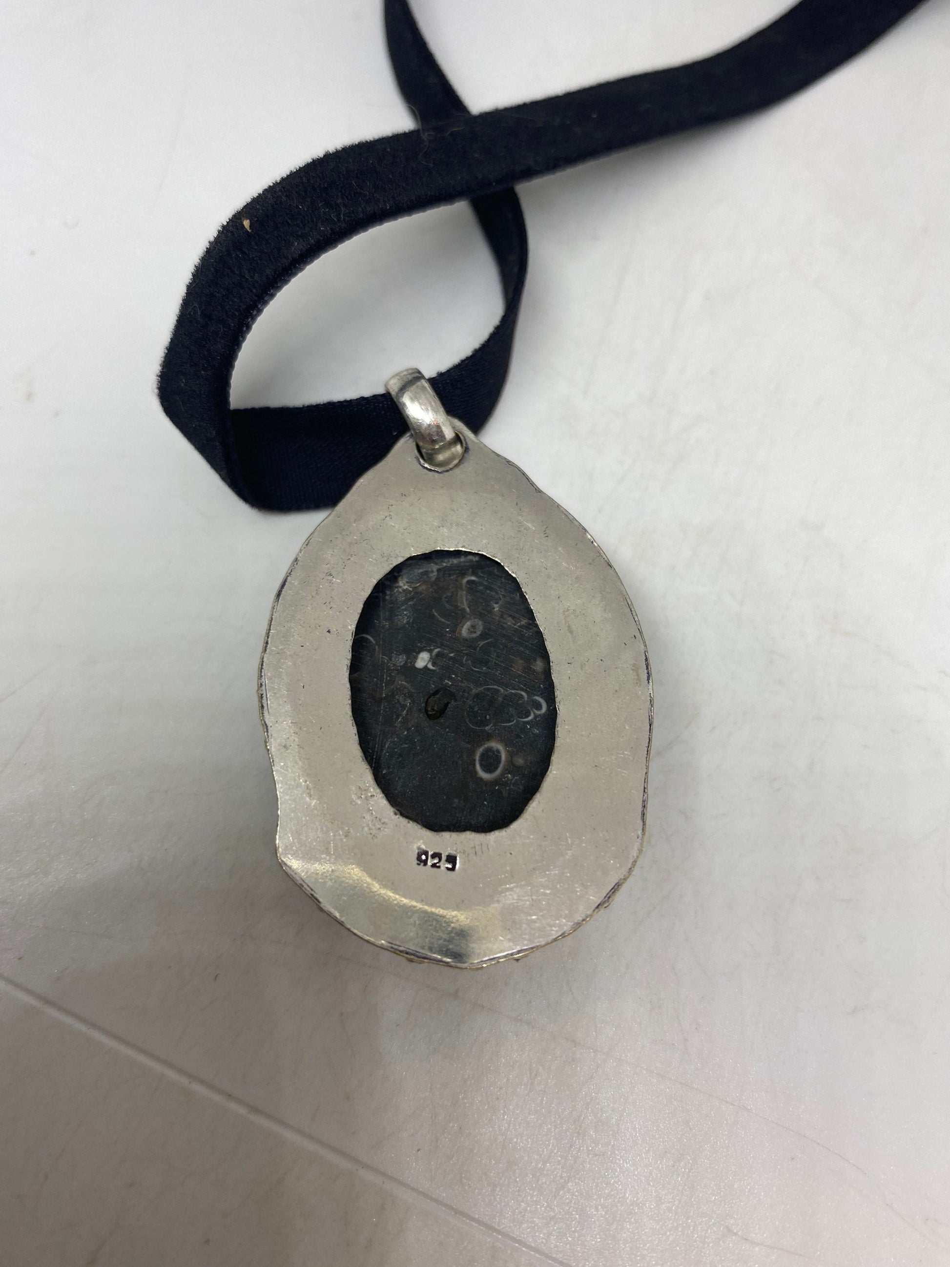 Vintage Handmade Genuine Fossil agate Choker Pendant Necklace