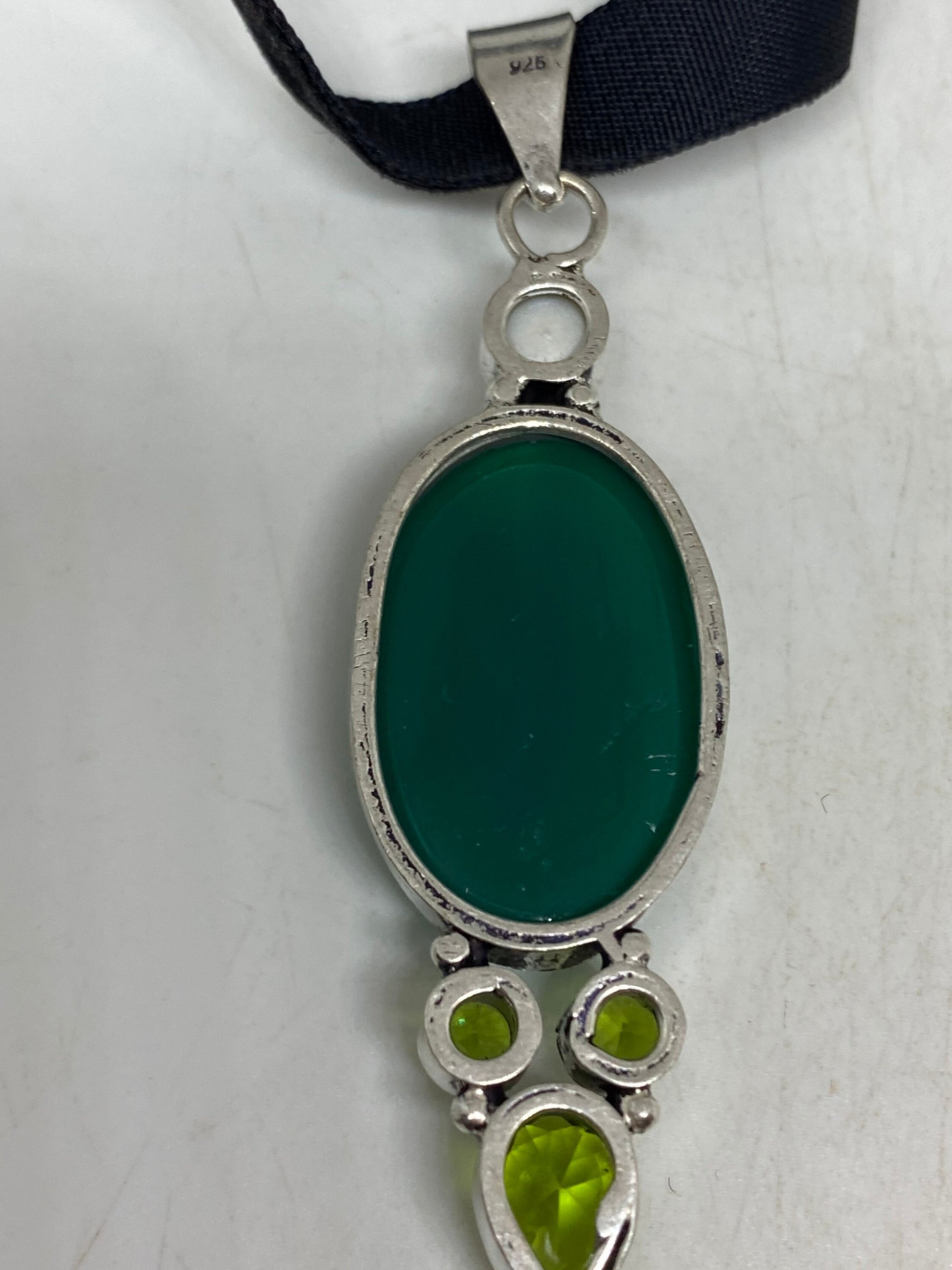 Handmade Vintage Green Chysopraise Crystal Choker Pendant