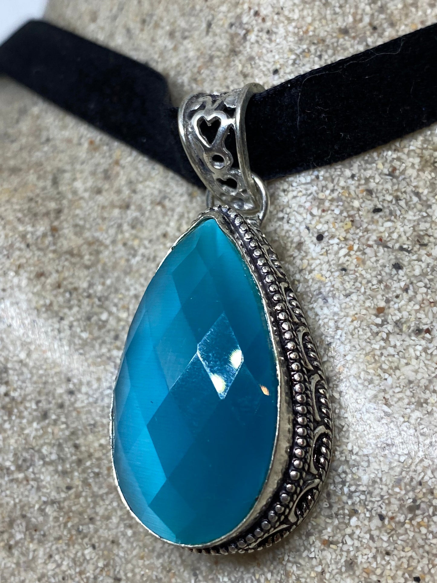 Vintage Turquoise Cats Eye Glass Antique Velvet Choker Necklace