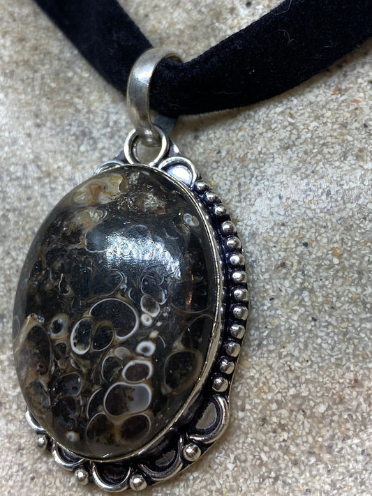 Vintage Handmade Genuine Fossil agate Choker Pendant Necklace