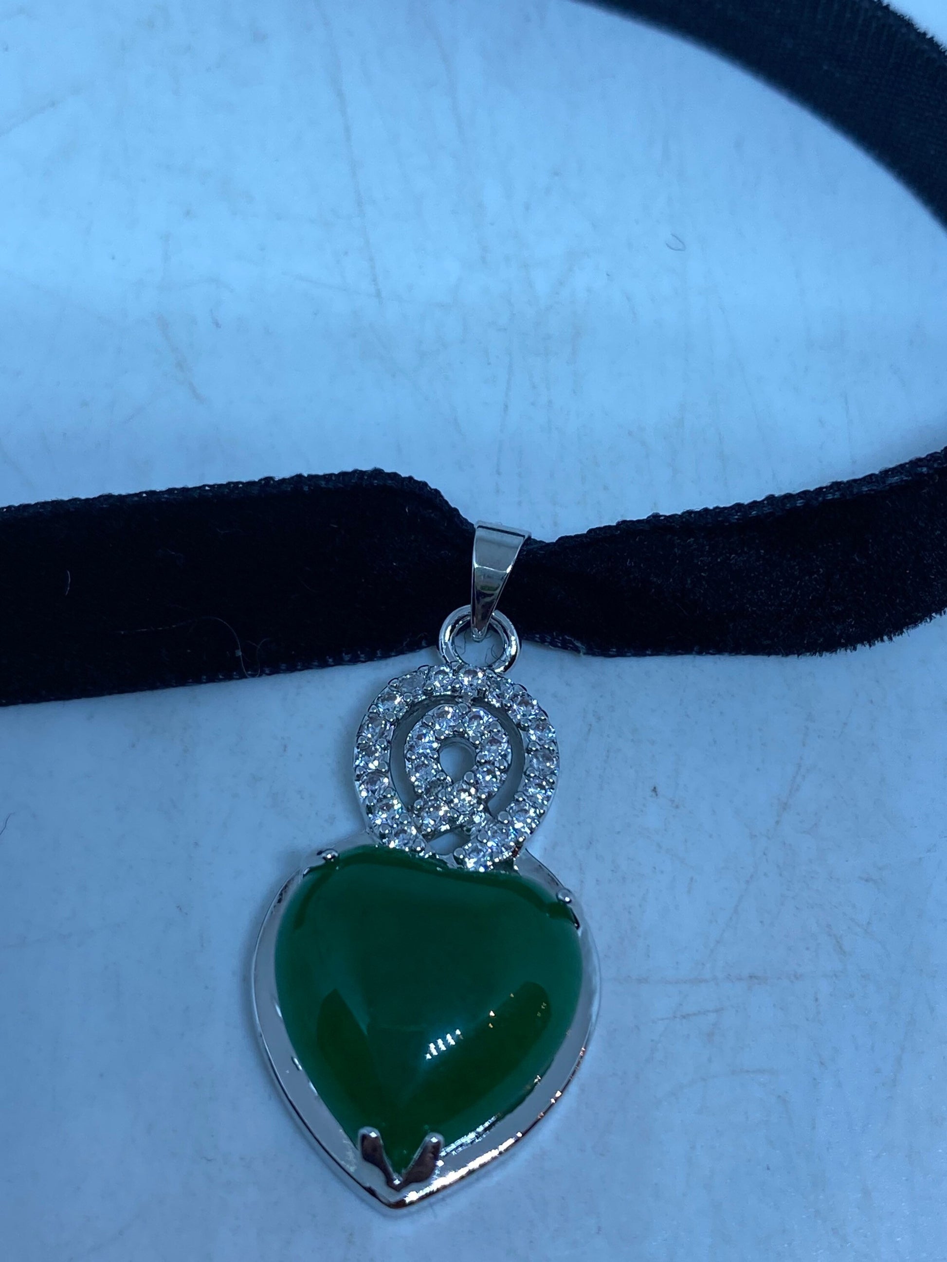 Vintage Green Jade Heart Choker Gold Finish Necklace Pendant