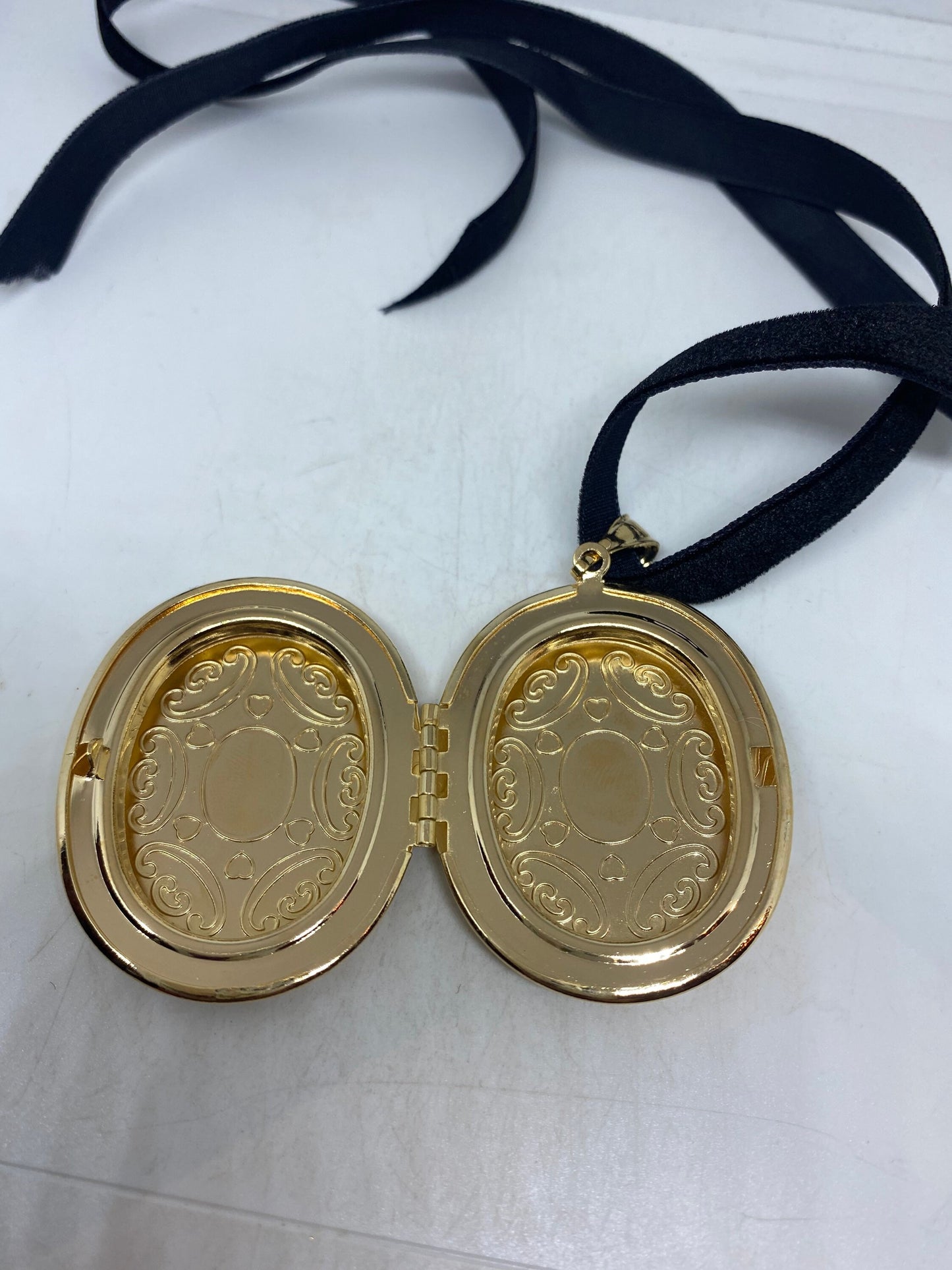 Vintage Locket Choker Gold Filled Deco Etched Necklace