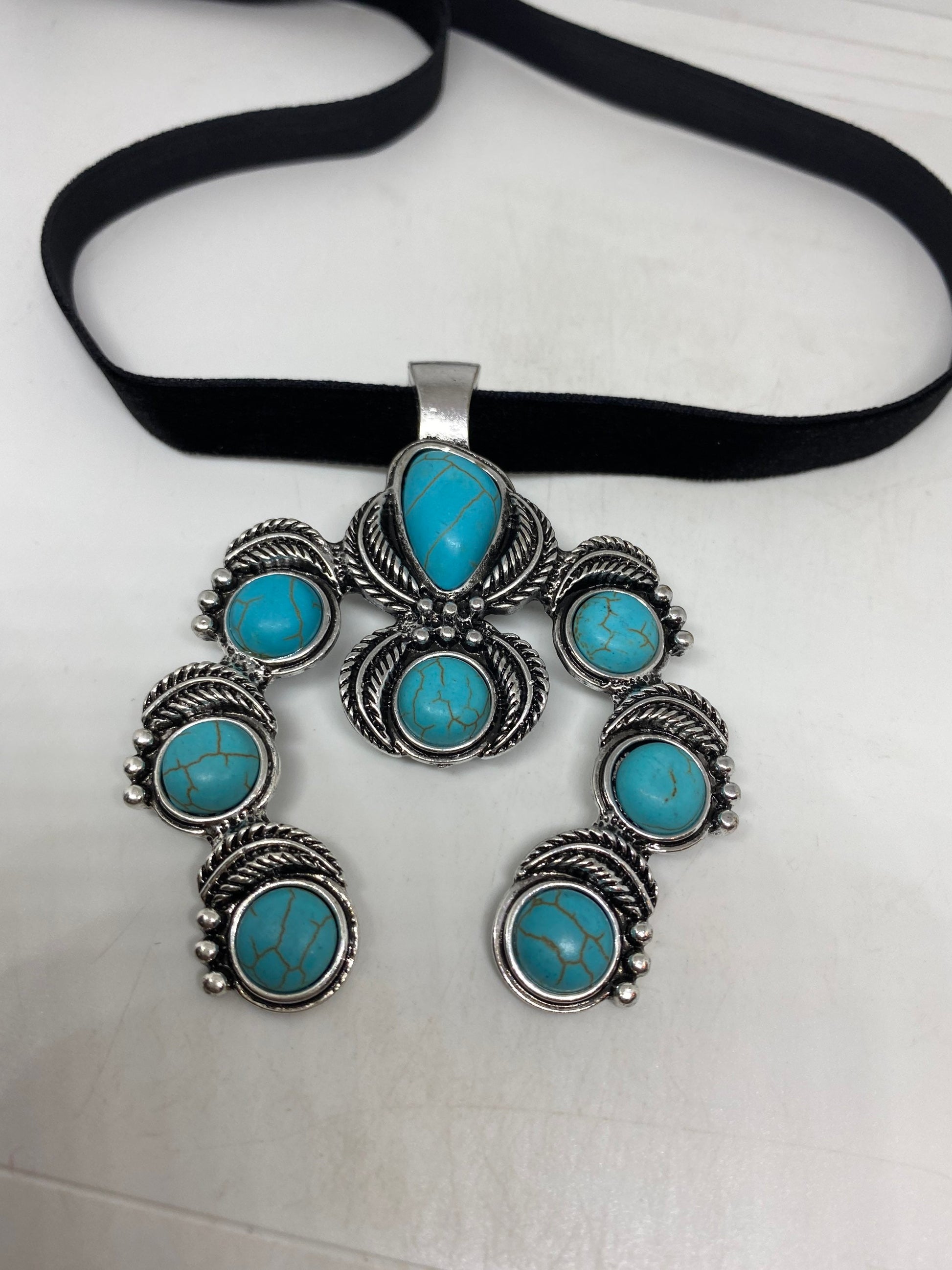 Vintage Southwestern Blue Howlite squash blossom Necklace