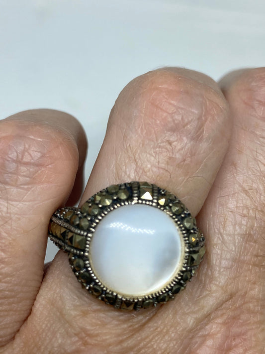 Vintage Mother of Pearl 925 Sterling Silver Marcasite Ring