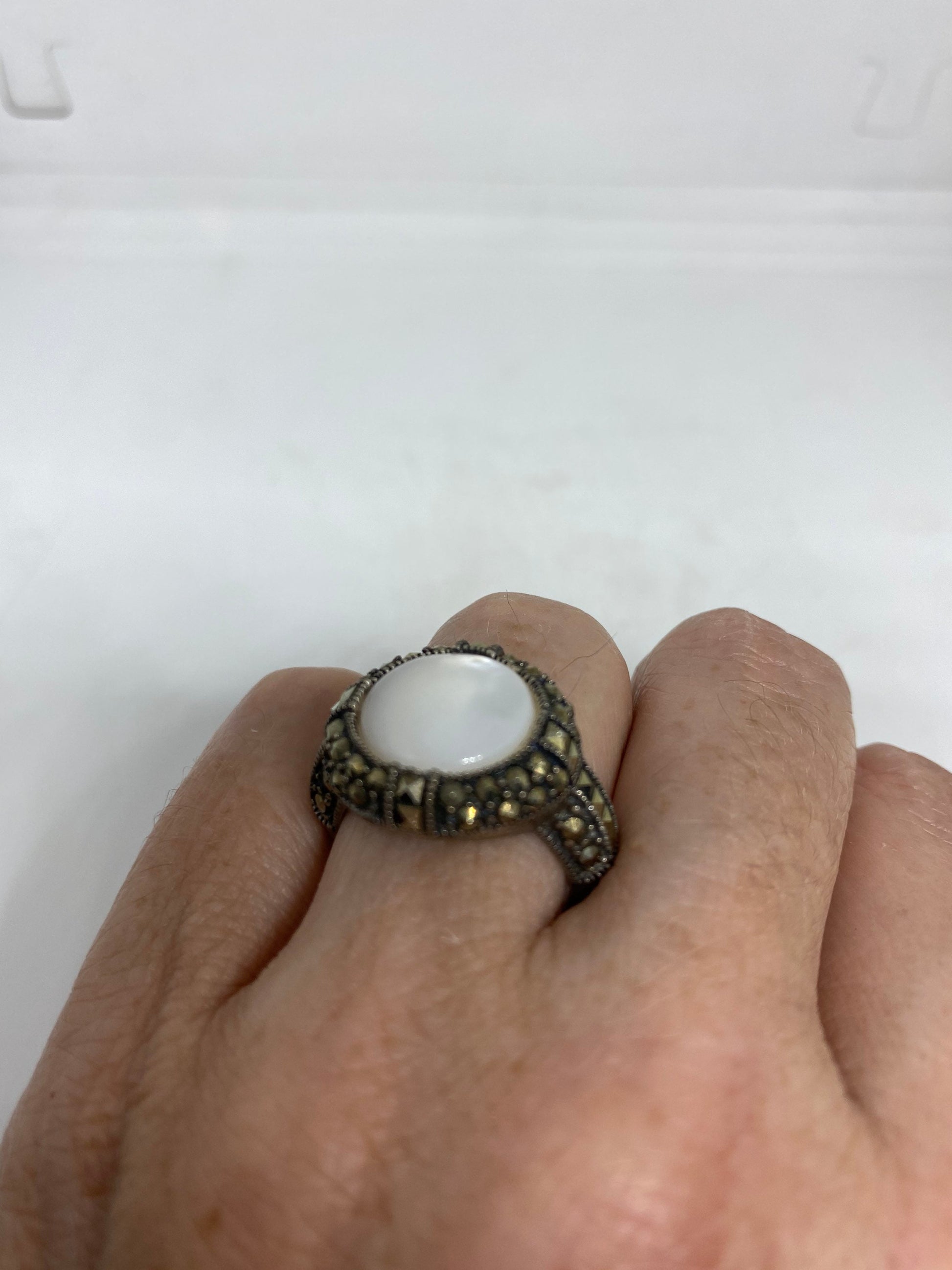 Vintage Mother of Pearl 925 Sterling Silver Marcasite Ring